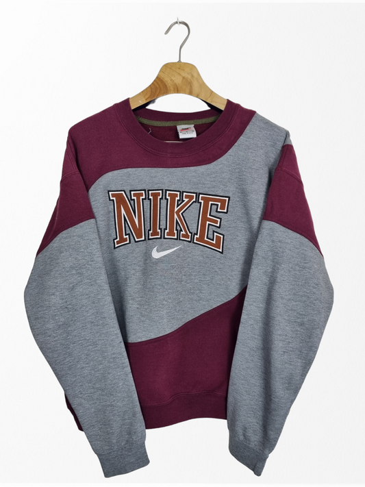 Nike 90s spell out sweater maat M