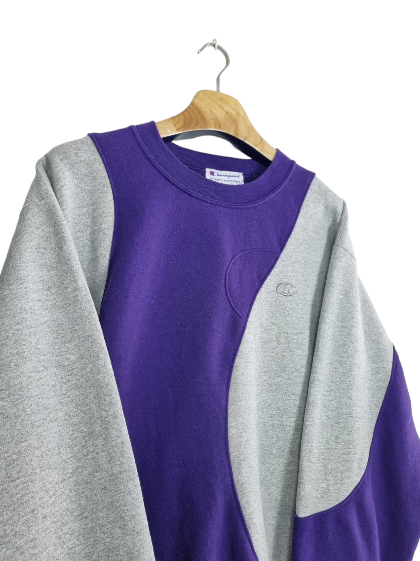 Champion chest logo sweater maat M