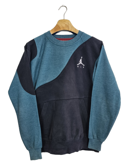 Nike AIR Jordan chest logo sweater maat M