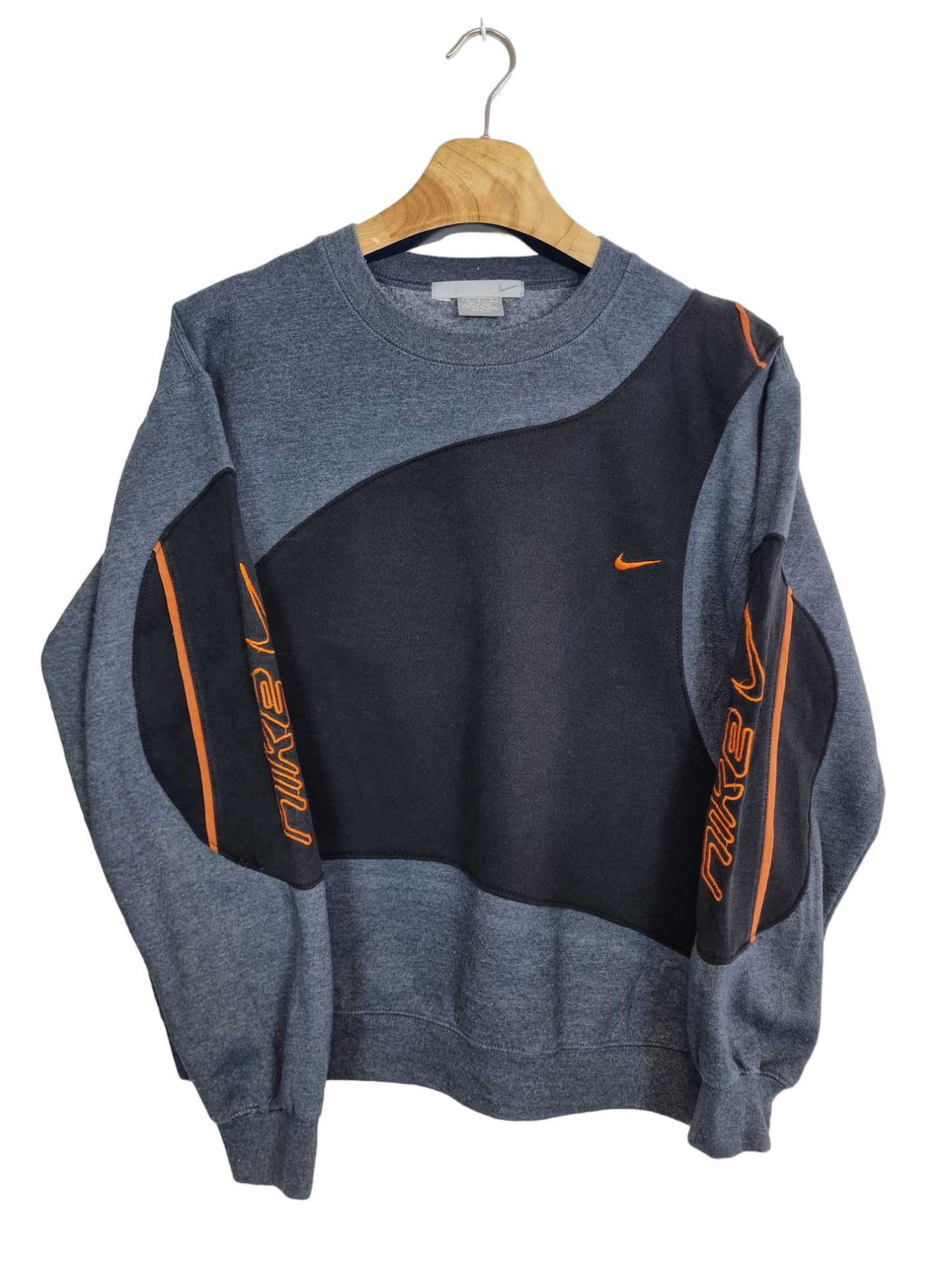 Nike sleeve & chest logo sweater maat S