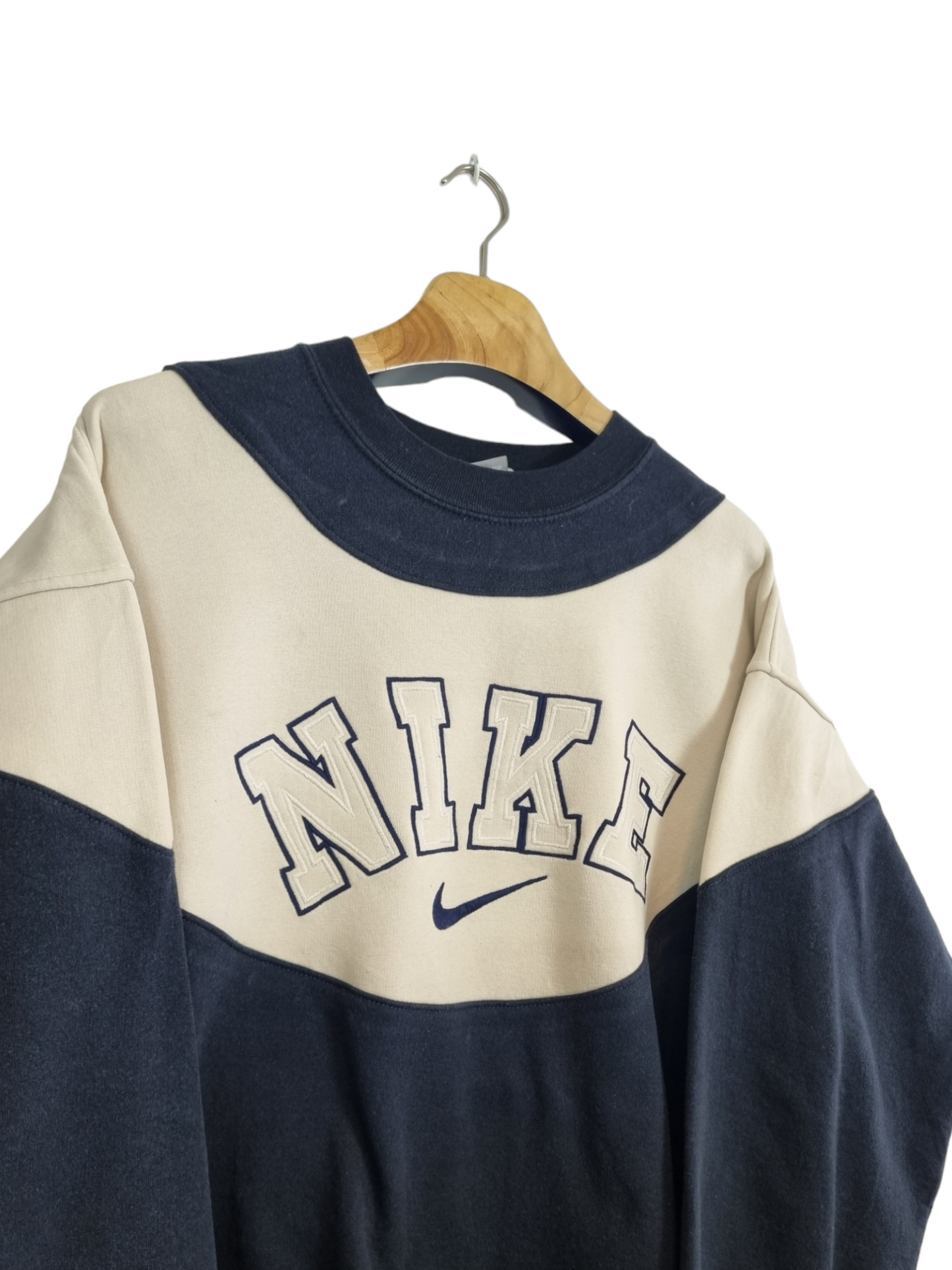 Nike spell out sweater maat L