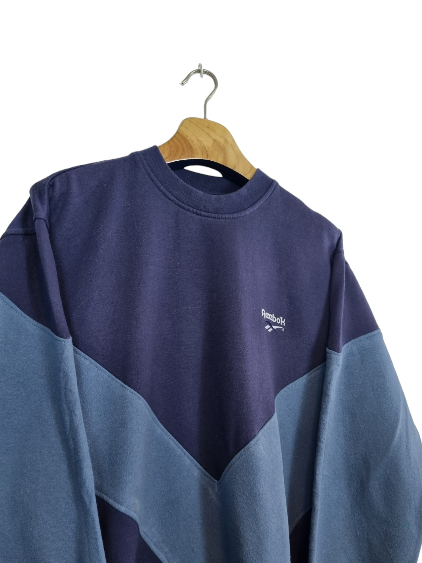 Reebok 90s chest logo sweater maat M