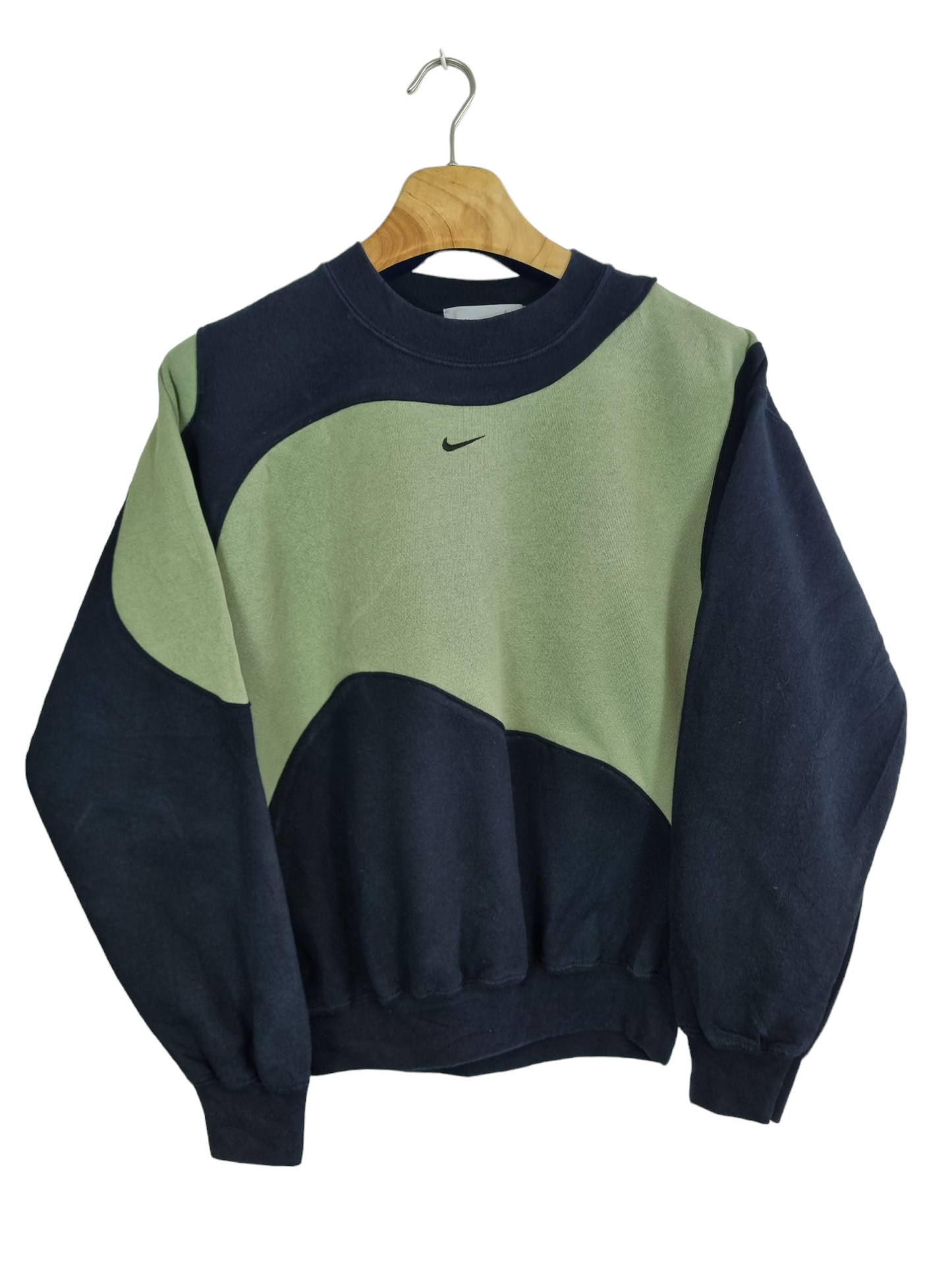 Nike center swoosh sweater maat XS