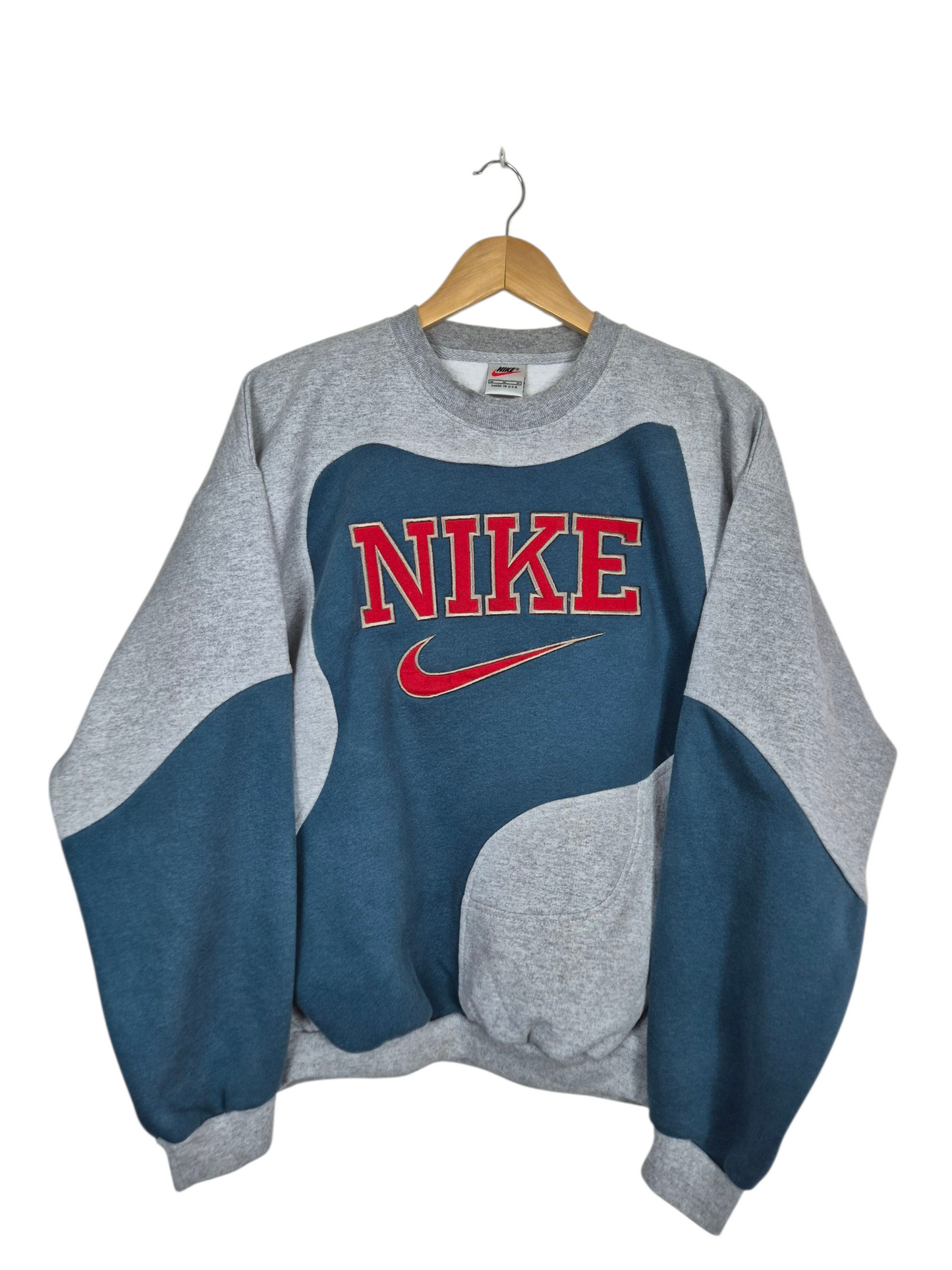 Nike spell out sweater maat M