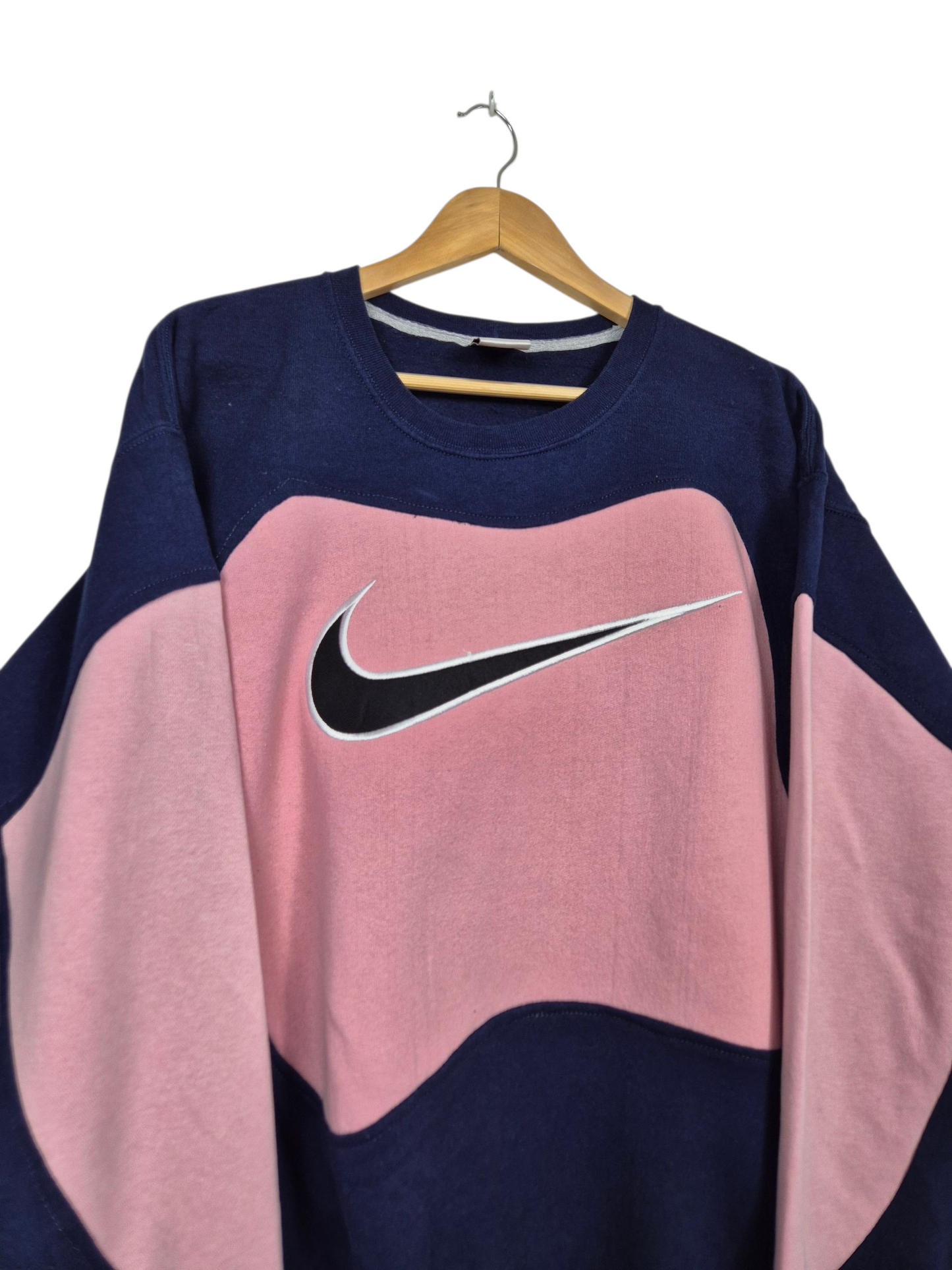 Nike 90s Big Swoosh sweater maat L