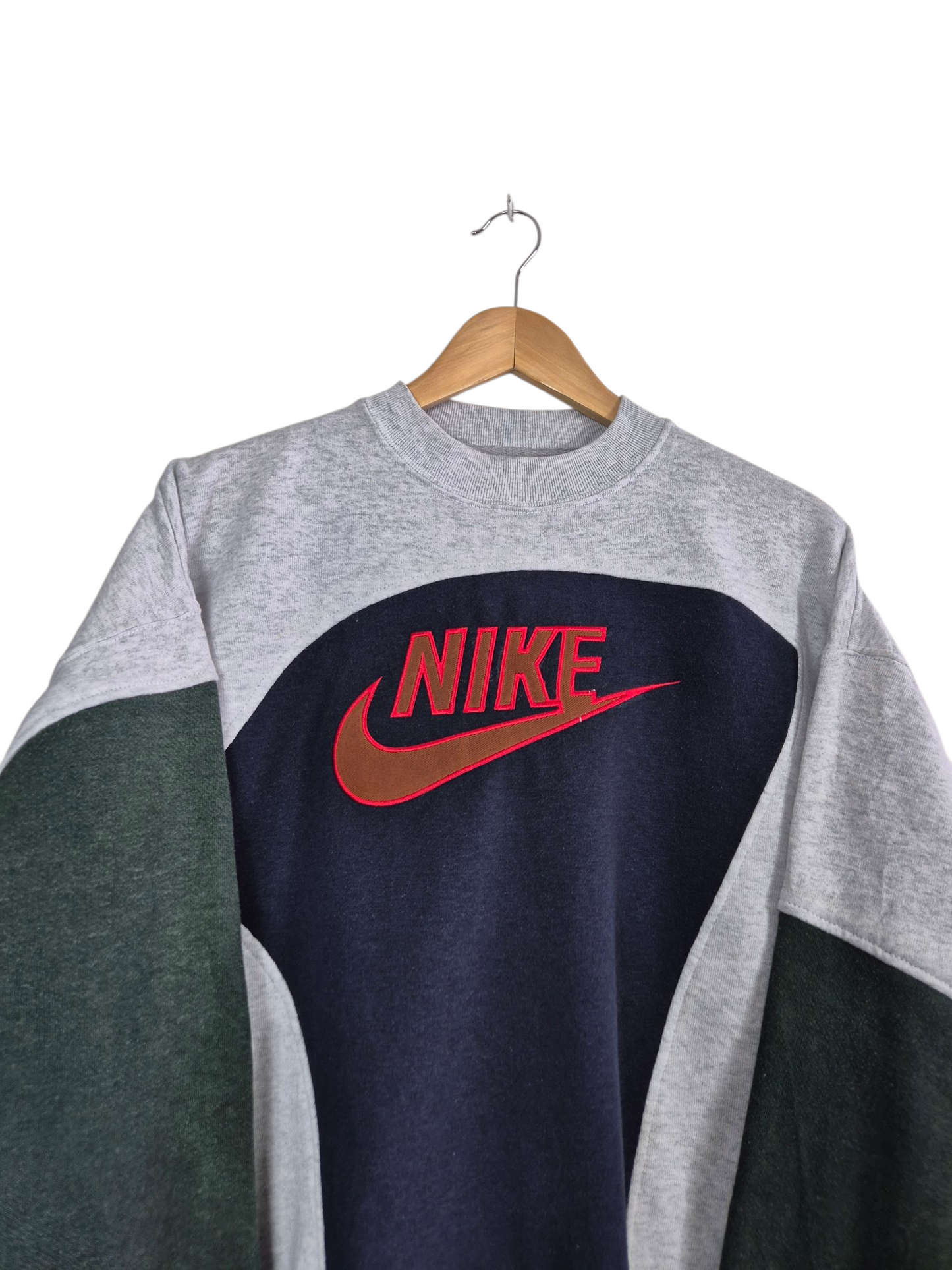 Nike 90s logo sweater maat XL