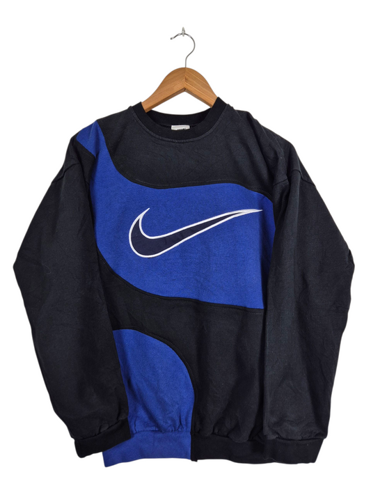 Nike big Swoosh sweater maat M