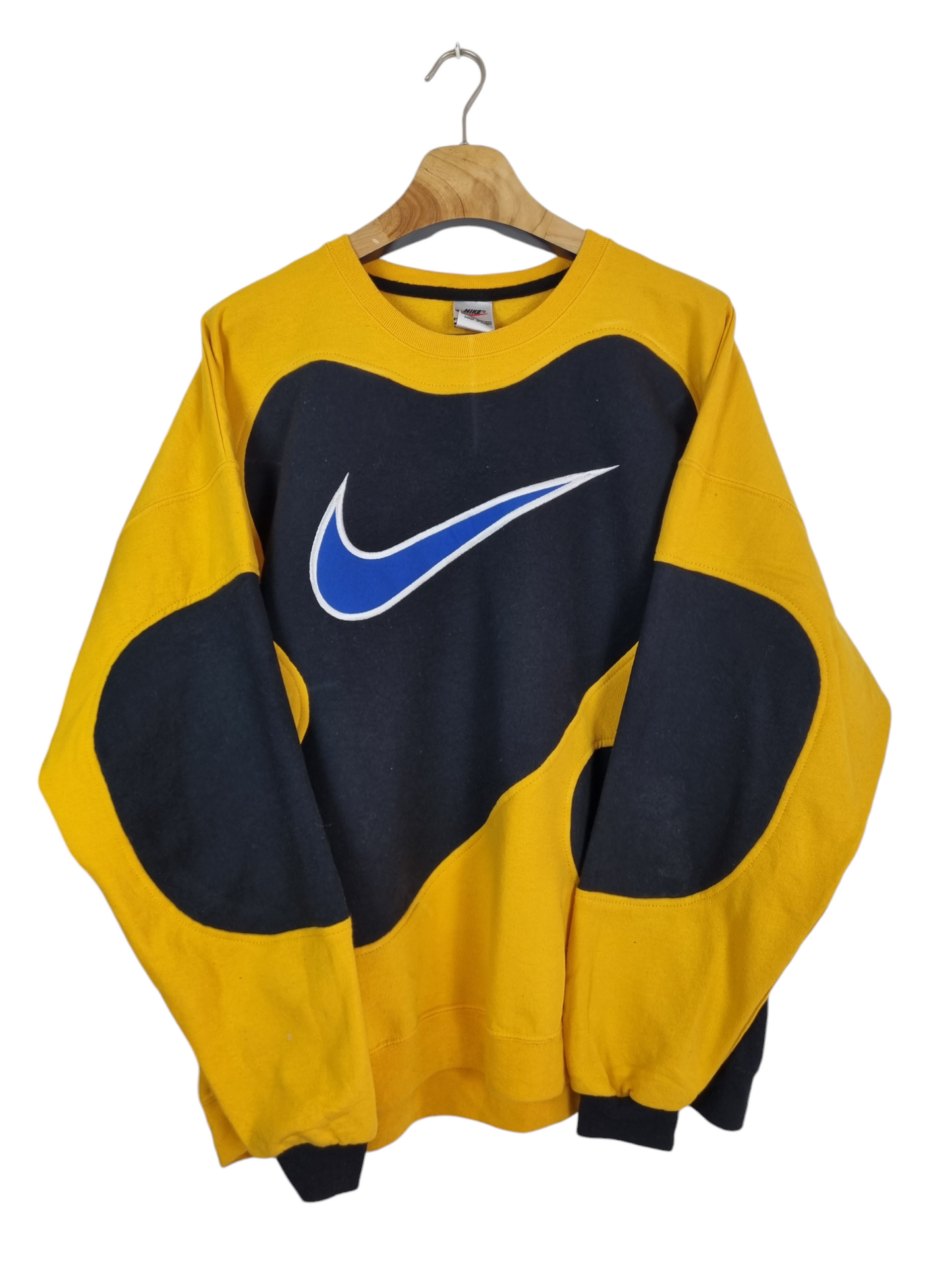 Nike 90s big swoosh sweater maat XL