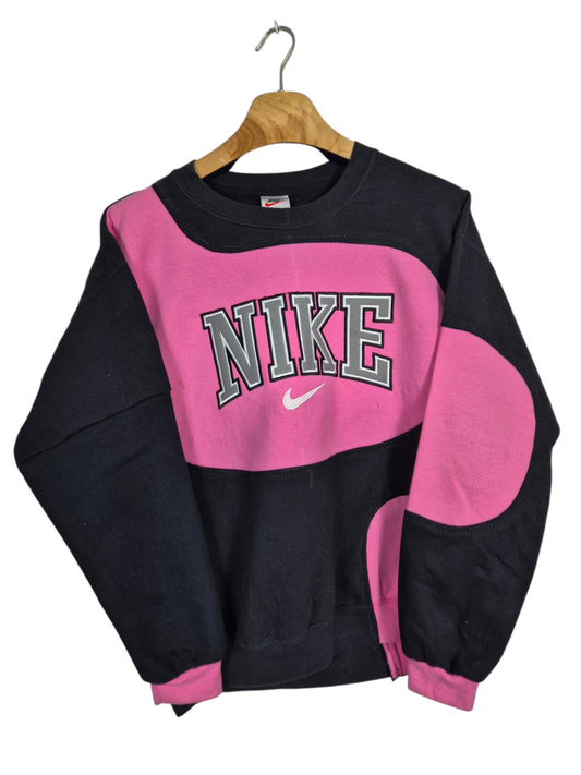 Nike 90s spell out sweater maat M