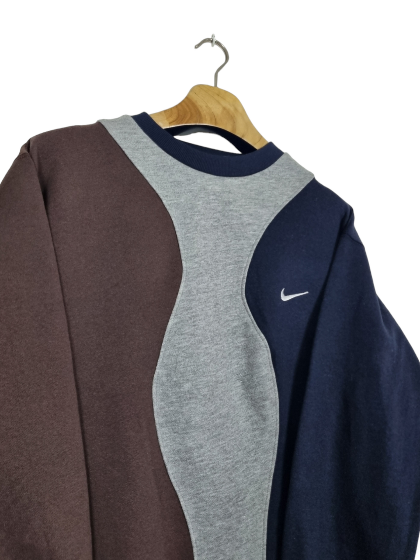 Nike chest swoosh sweater maat M