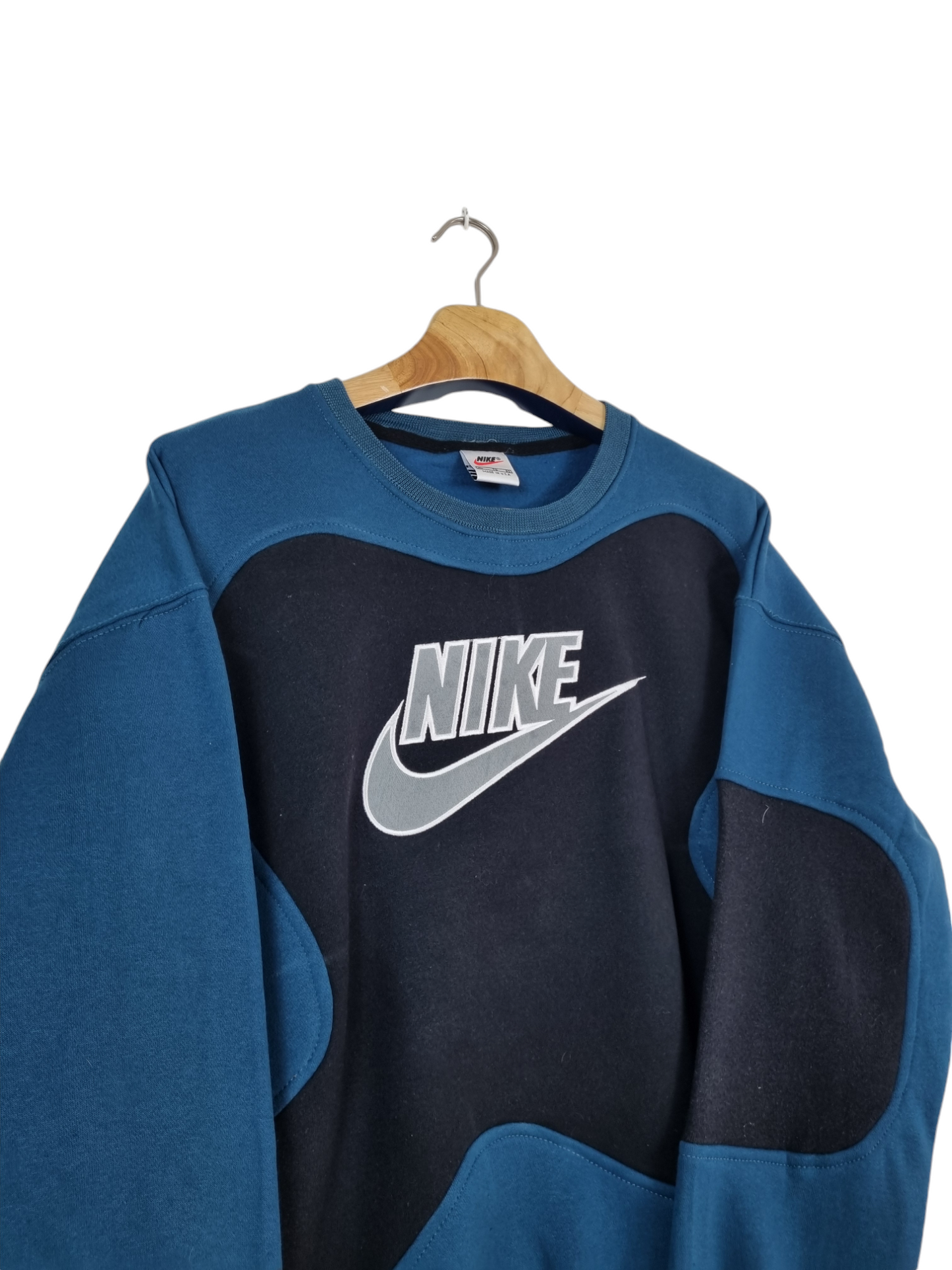 Nike front logo sweater maat M