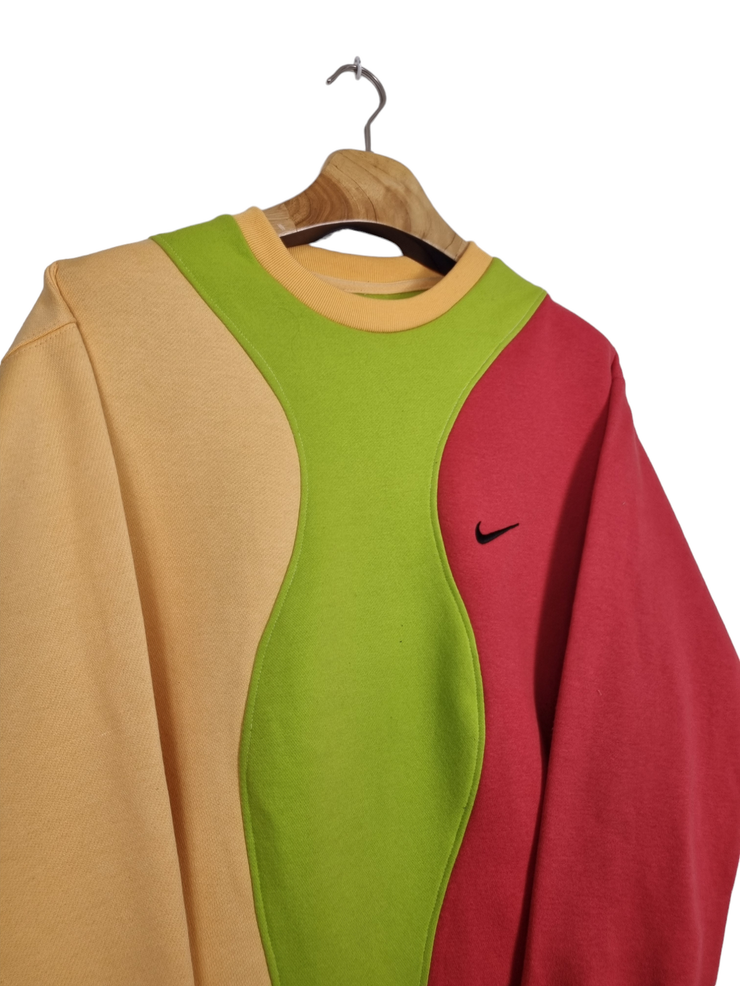 Nike chest swoosh sweater maat M