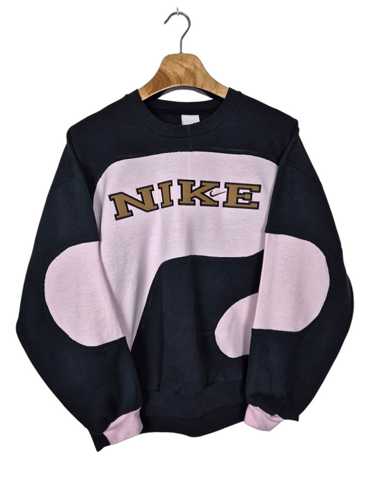 Nike spell out sweater maat M