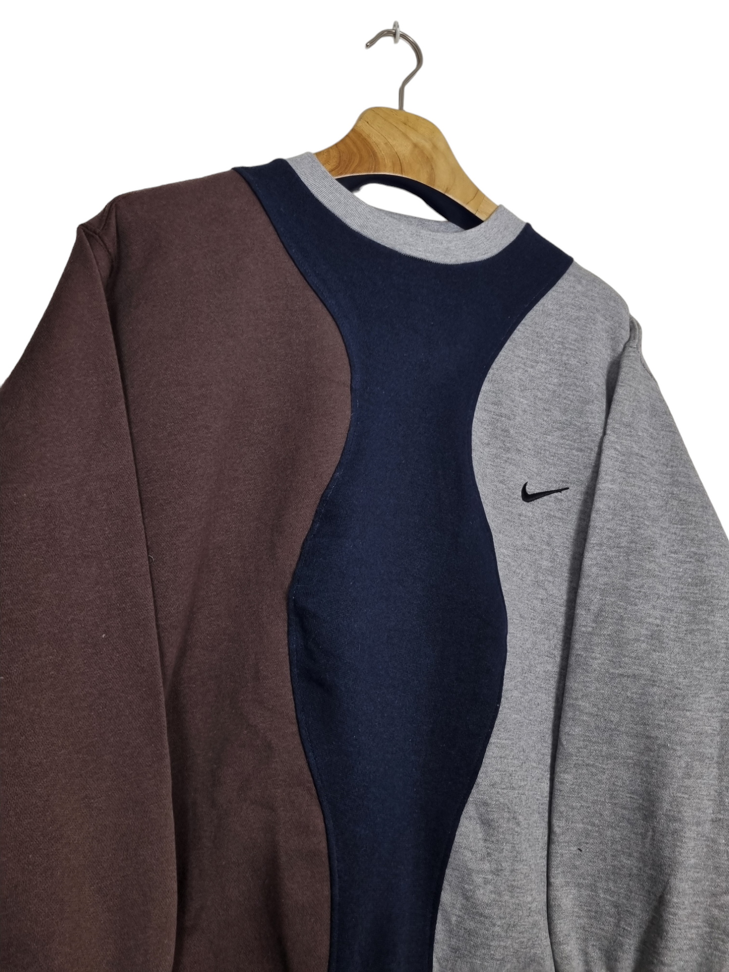 Nike chest swoosh sweater maat M