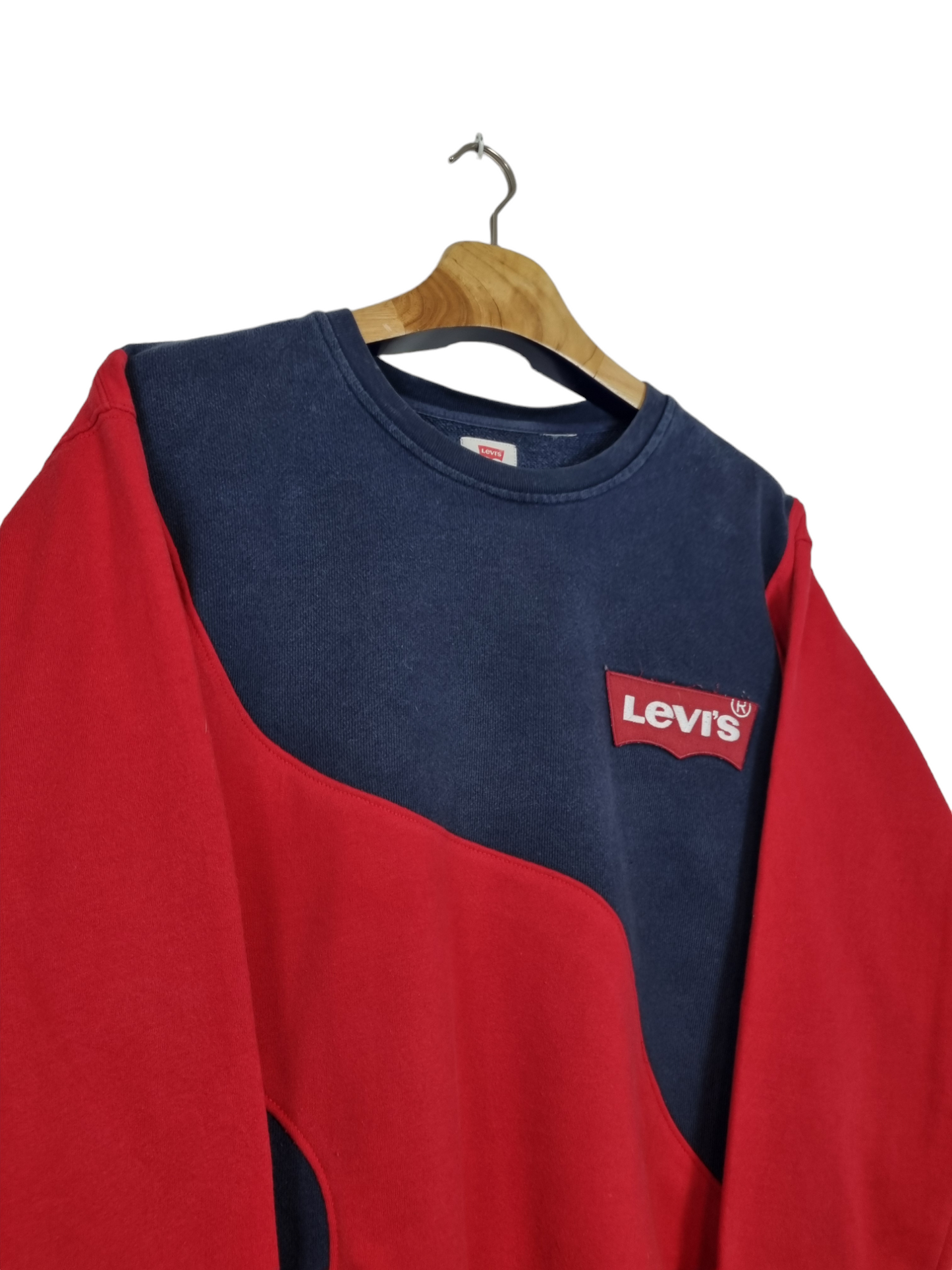 Levi's chest logo sweater maat M