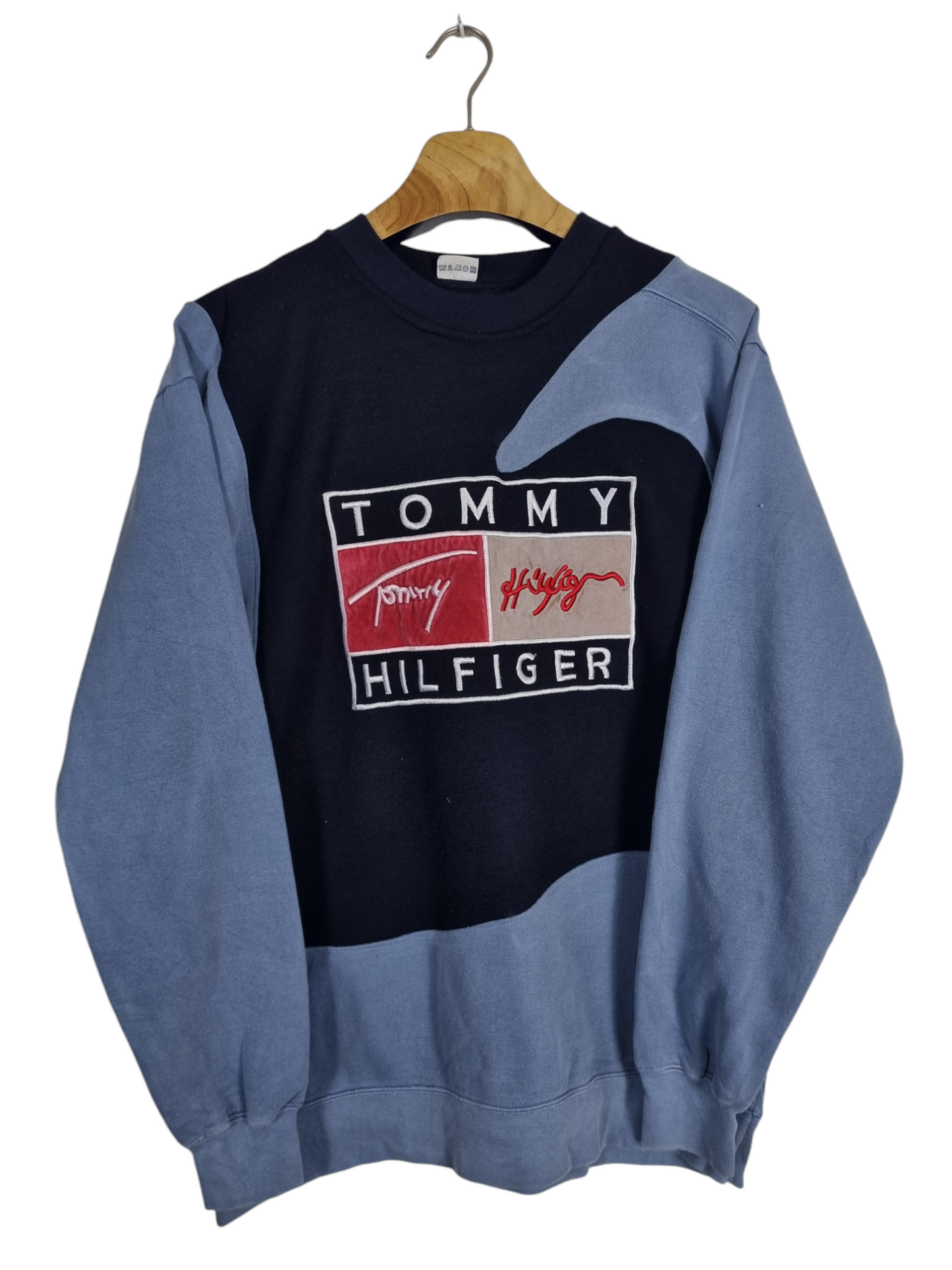 Tommy Hilfiger front logo sweater maat L