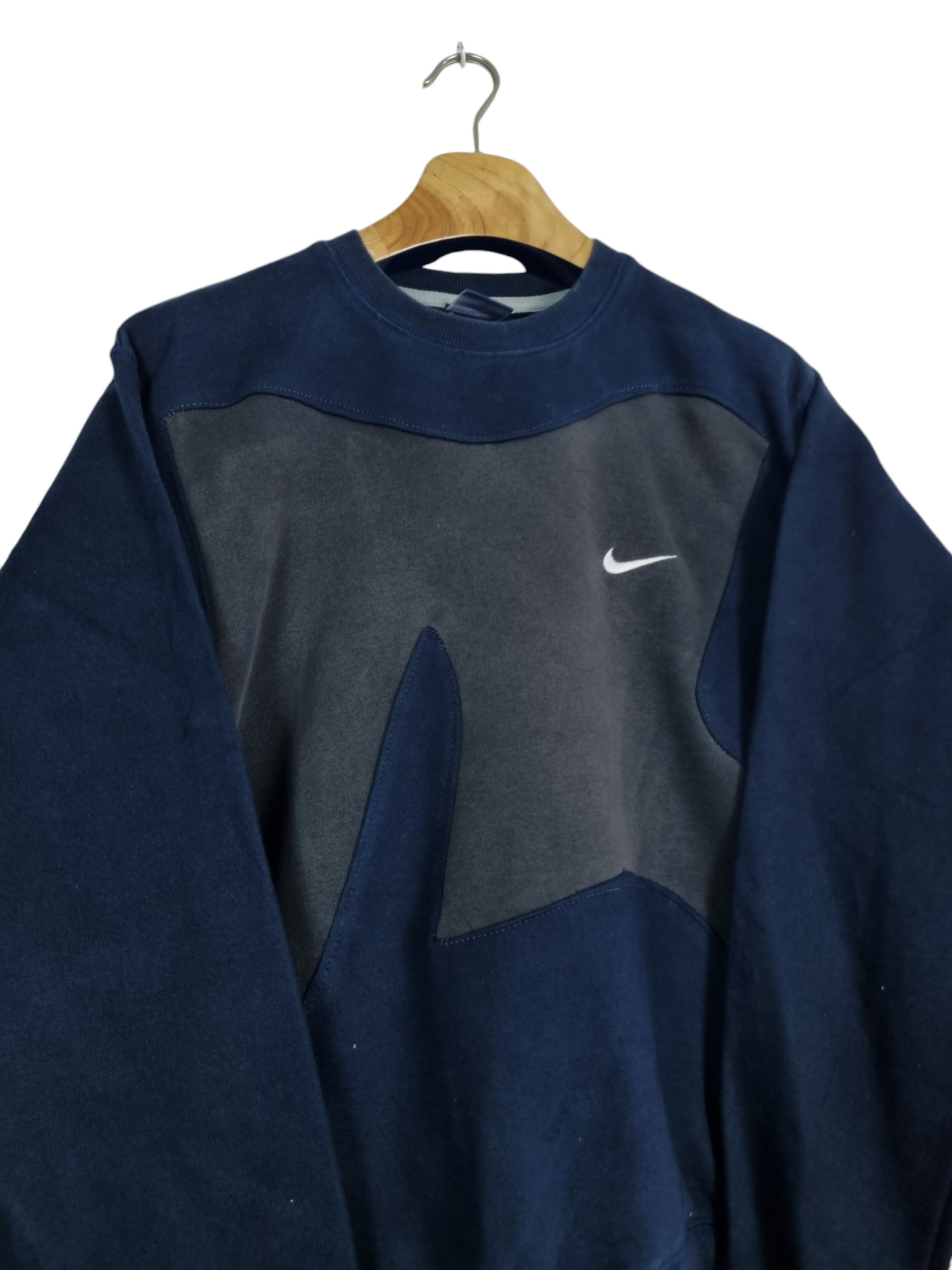 Nike chest swoosh sweater maat M