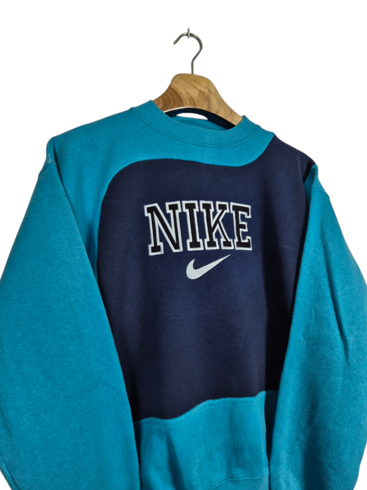 Nike spell out sweater maat M