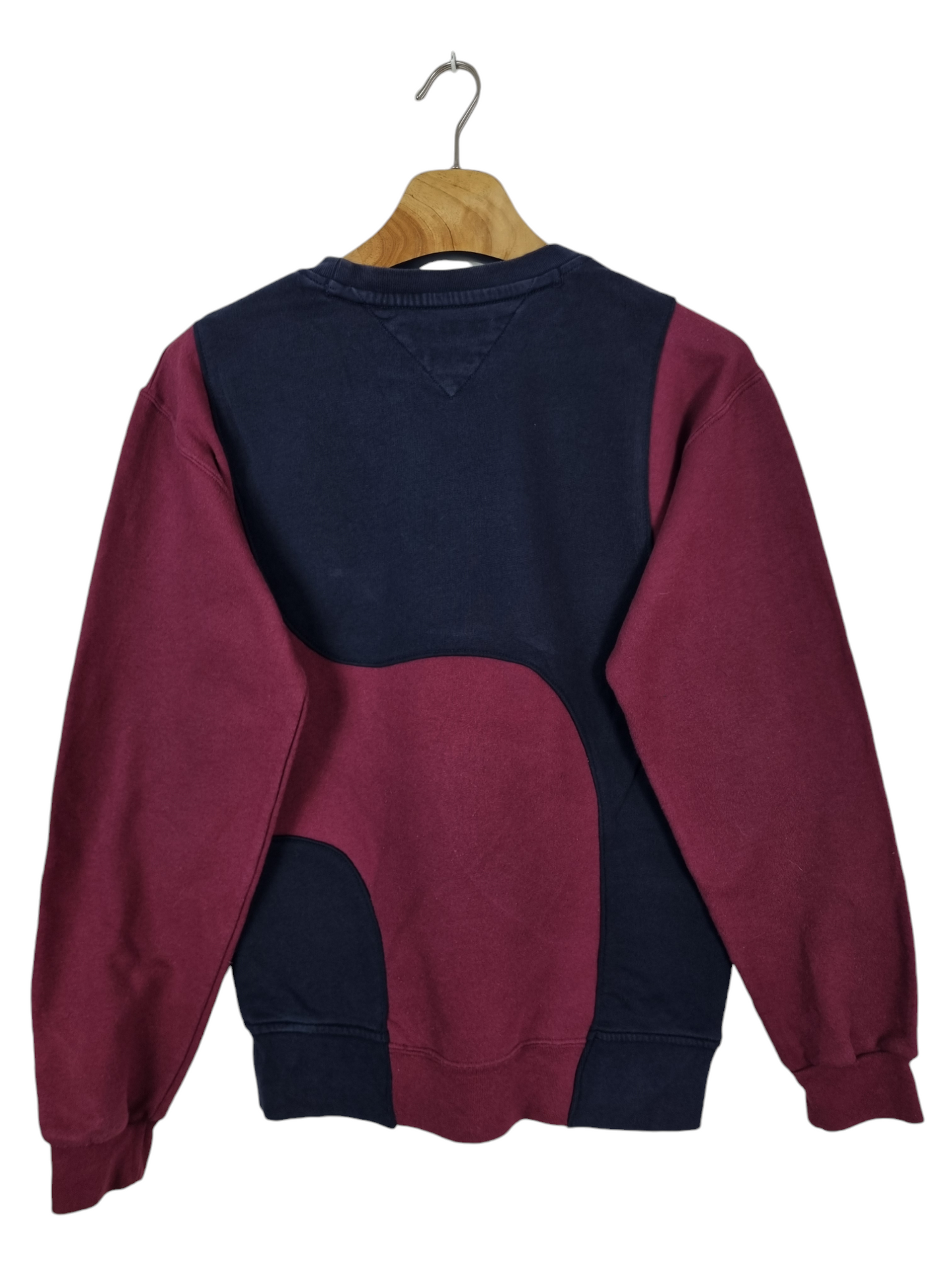 Tommy Hilfiger chest logo sweater maat S