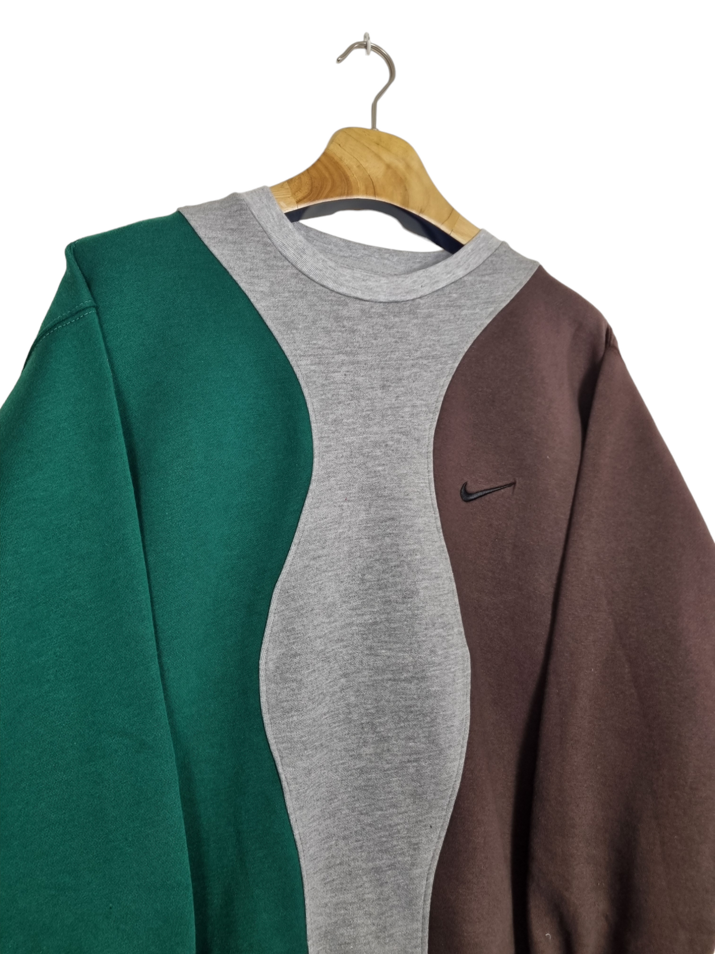 Nike chest swoosh sweater maat M