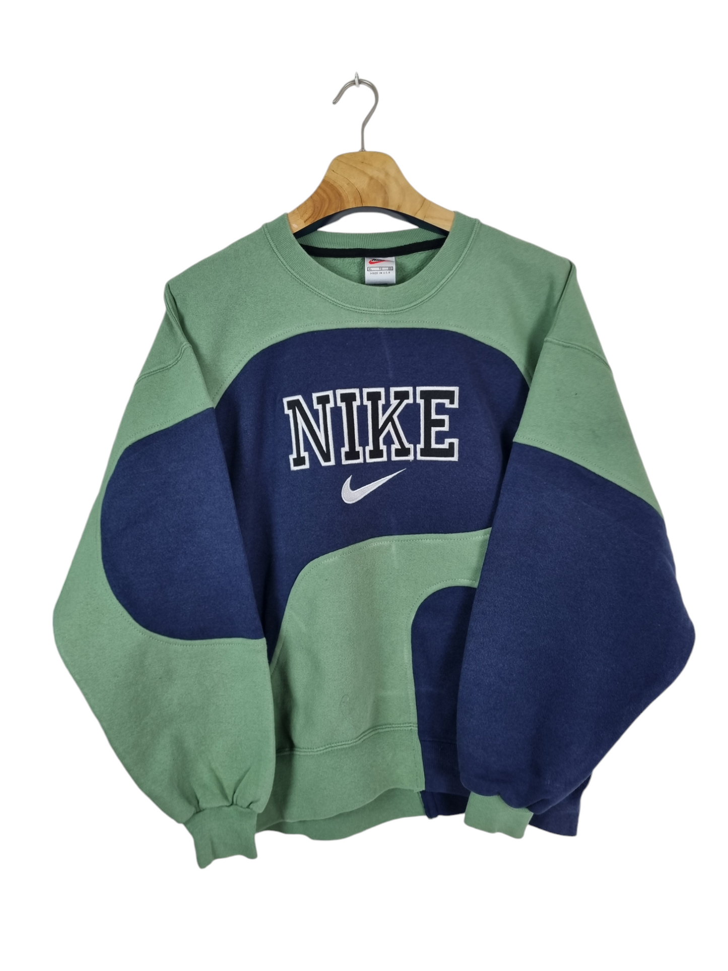 Nike 90s spell out sweater maat M