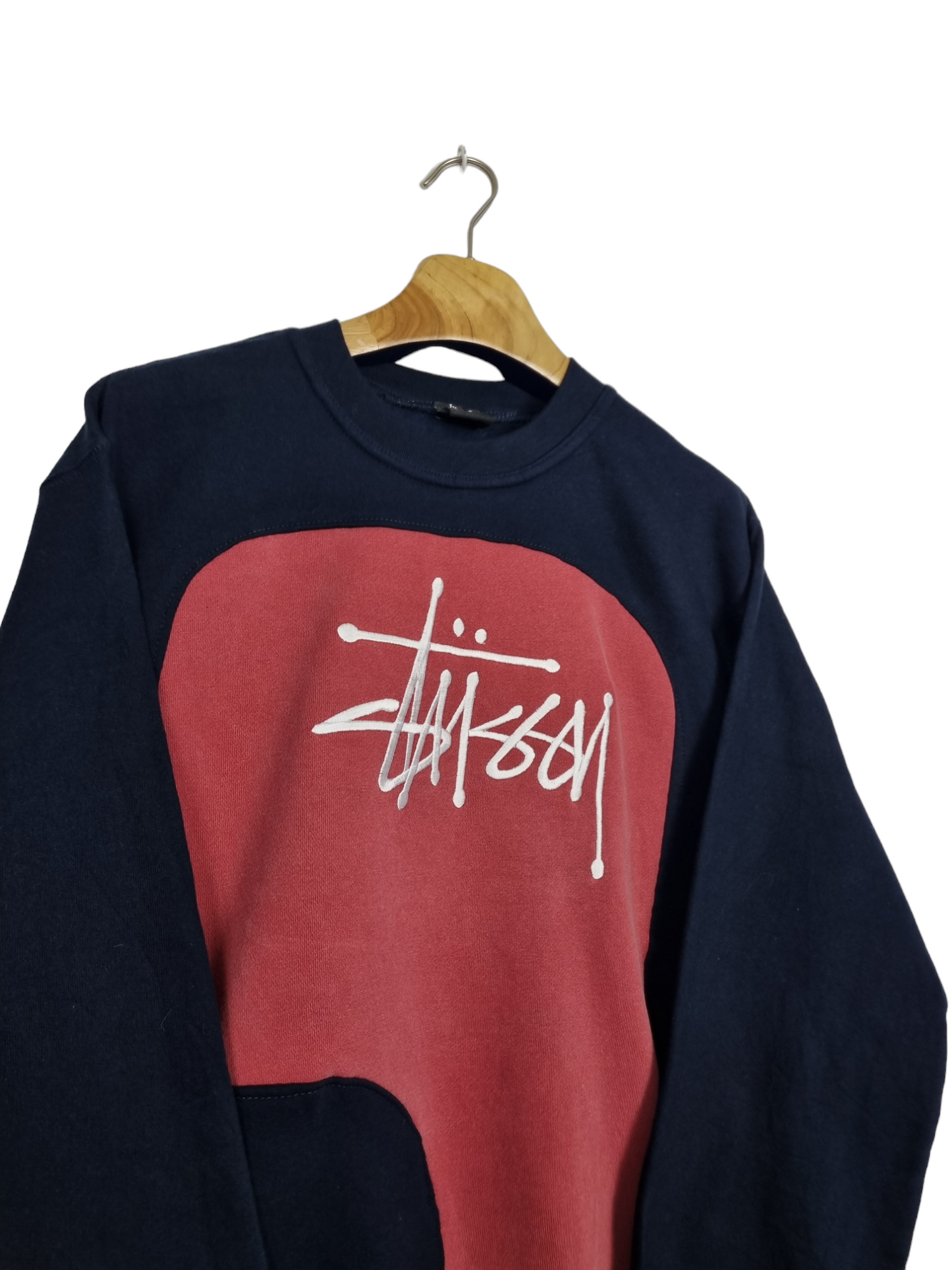 Stüssy embroidered text sweater maat M