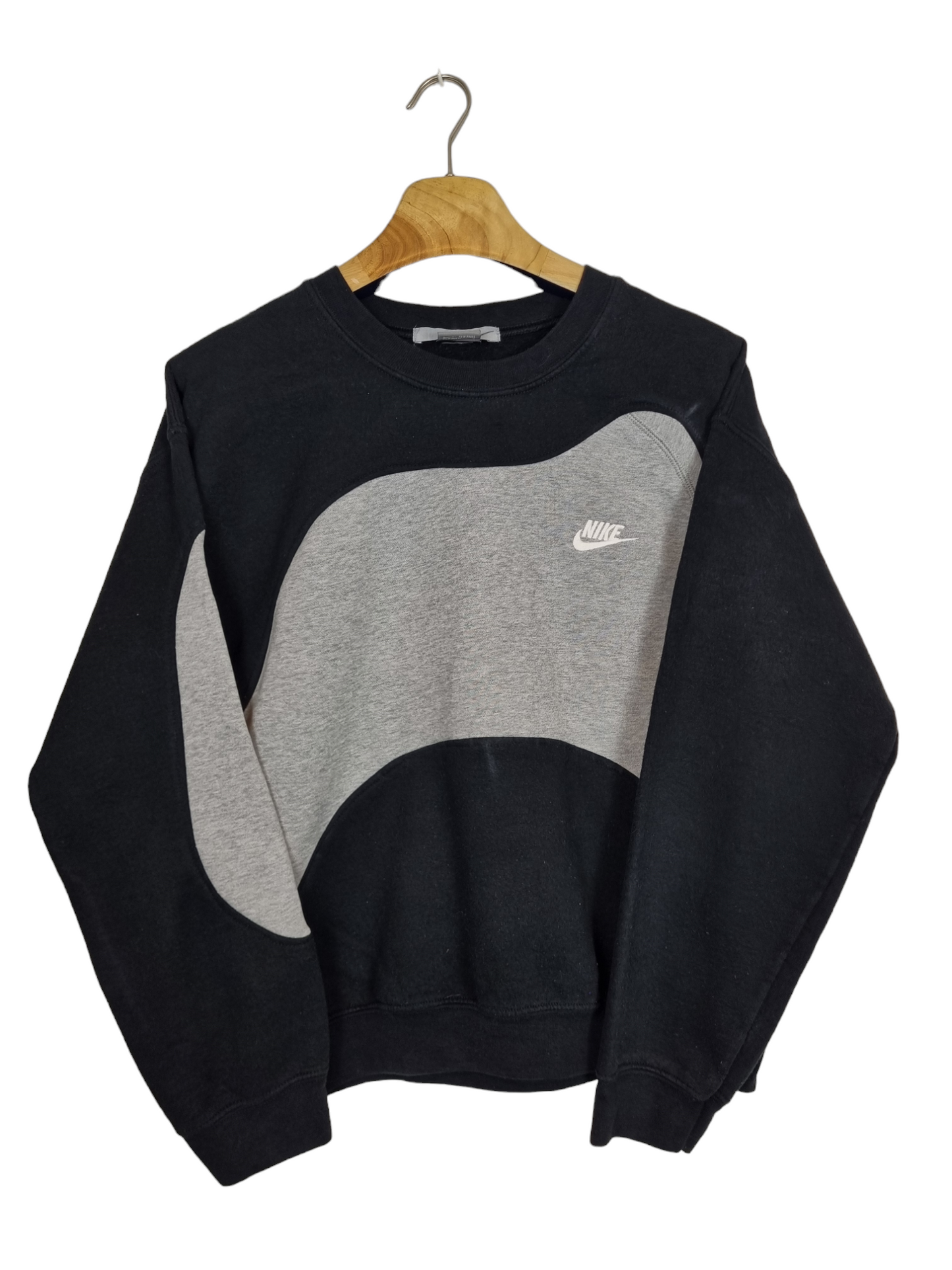 Nike chest logo sweater maat S