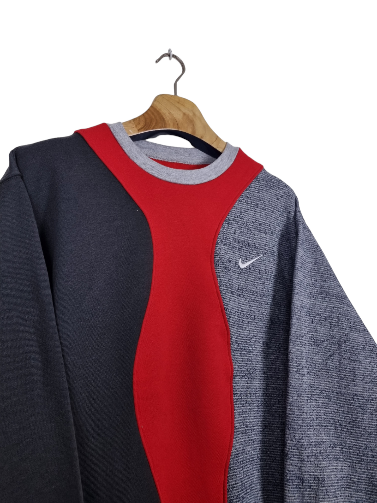 Nike chest swoosh sweater maat M