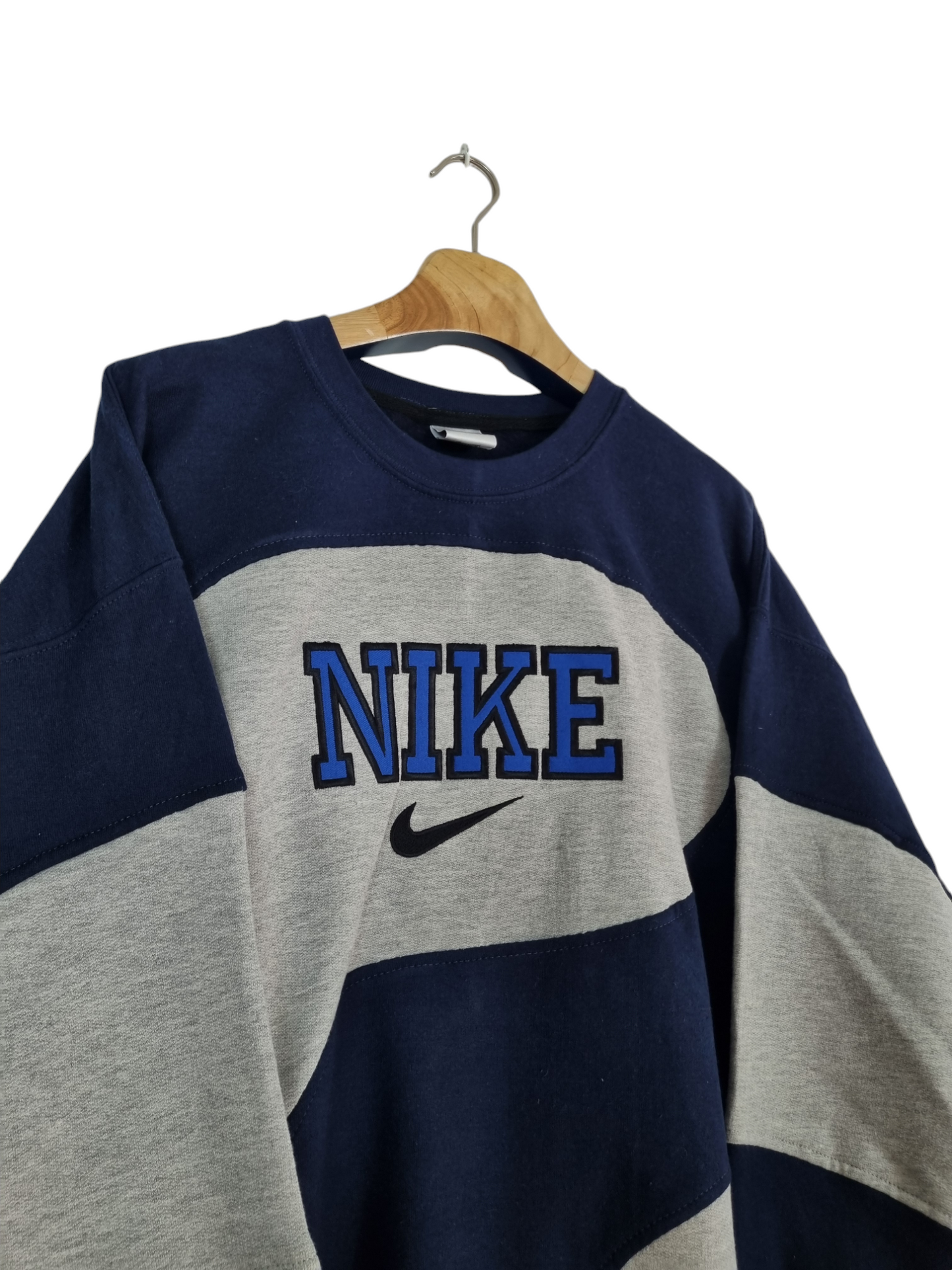 Nike 90s spell out sweater maat L