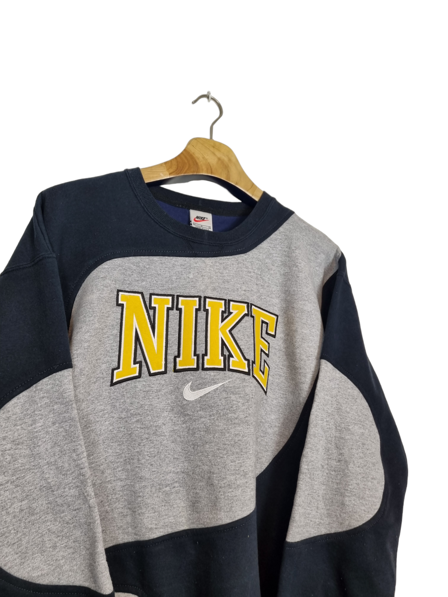 Nike 90s spell out sweater maat M