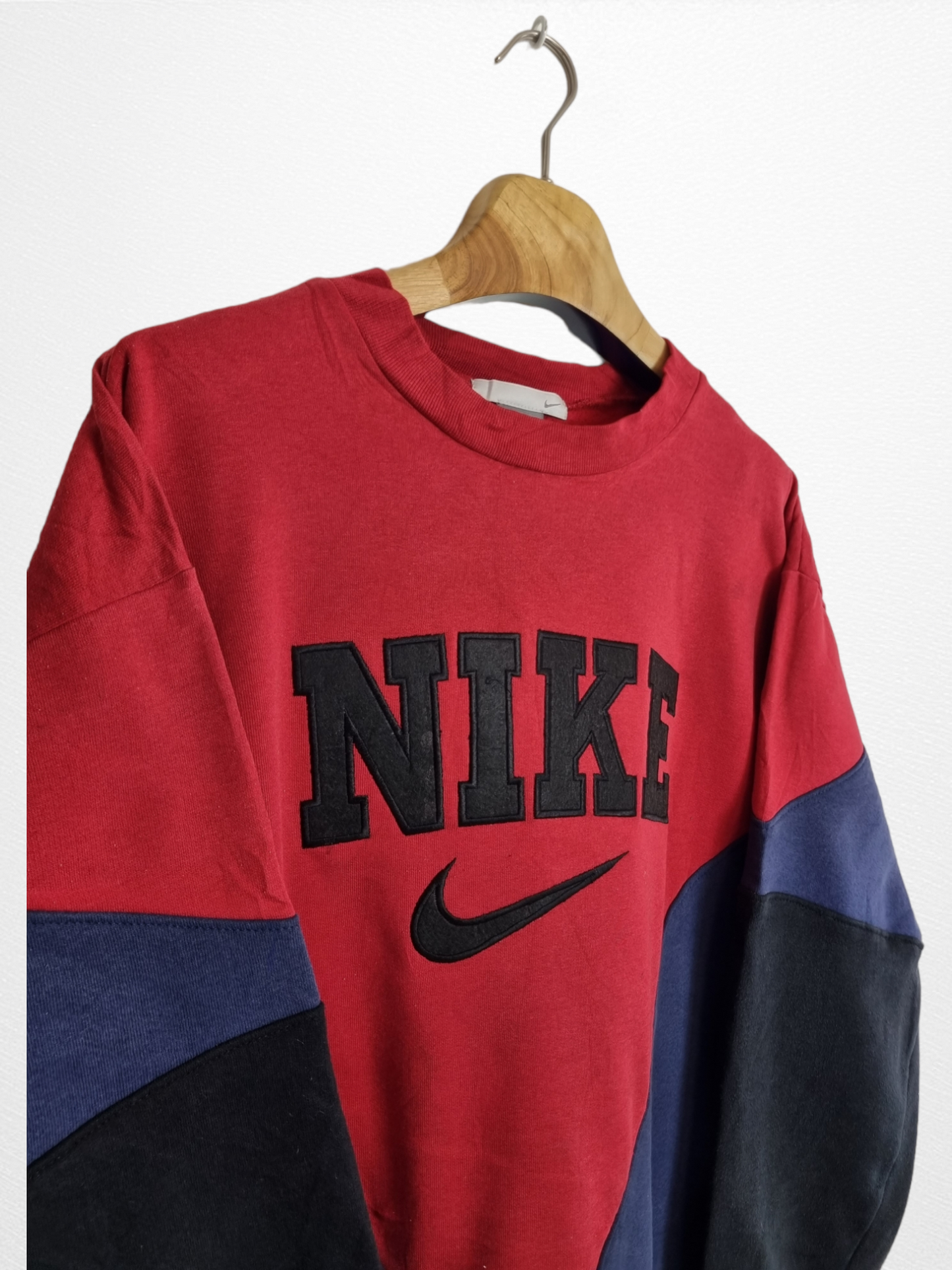 Nike spell out reworked sweater maat M