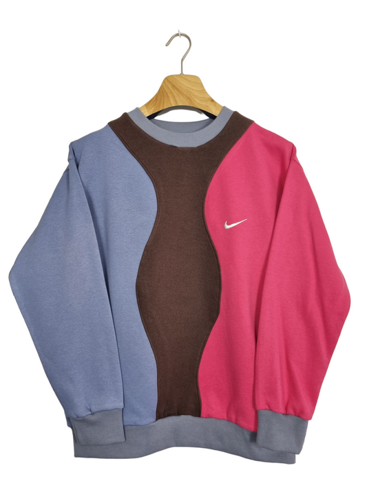 Nike chest swoosh sweater maat M