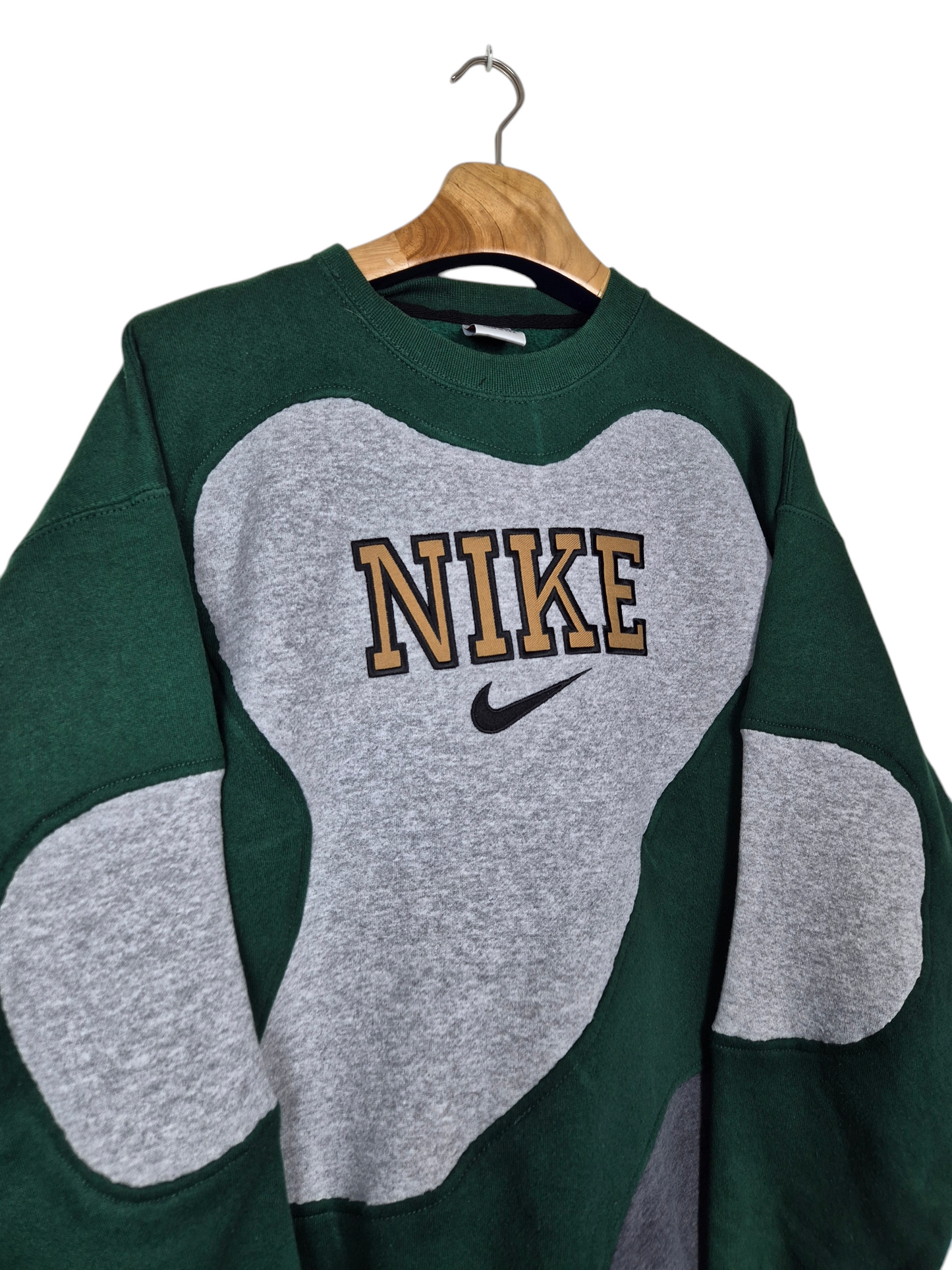 Nike 90s spell out sweater maat L