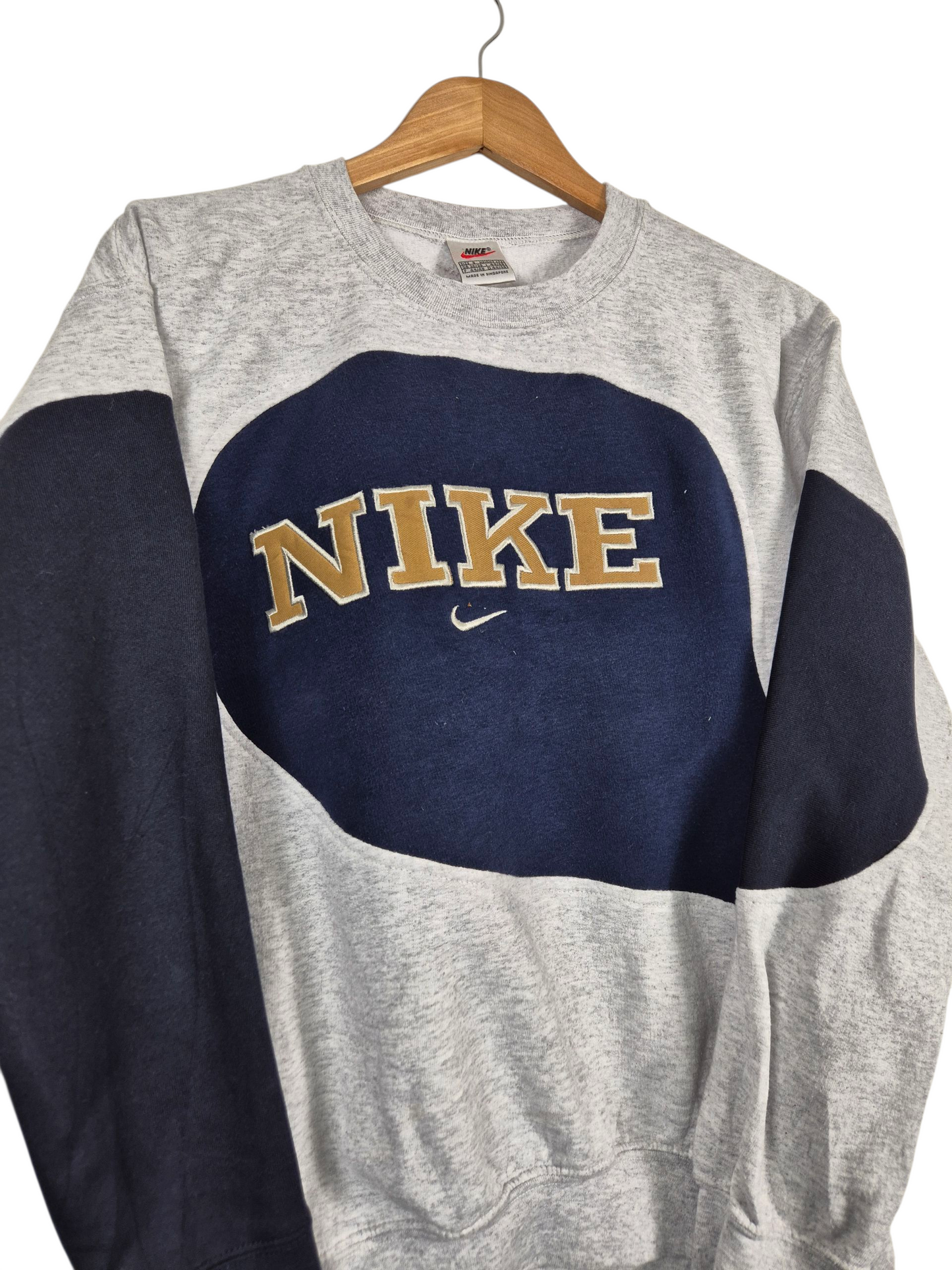 Nike 90s spell out sweater maat S