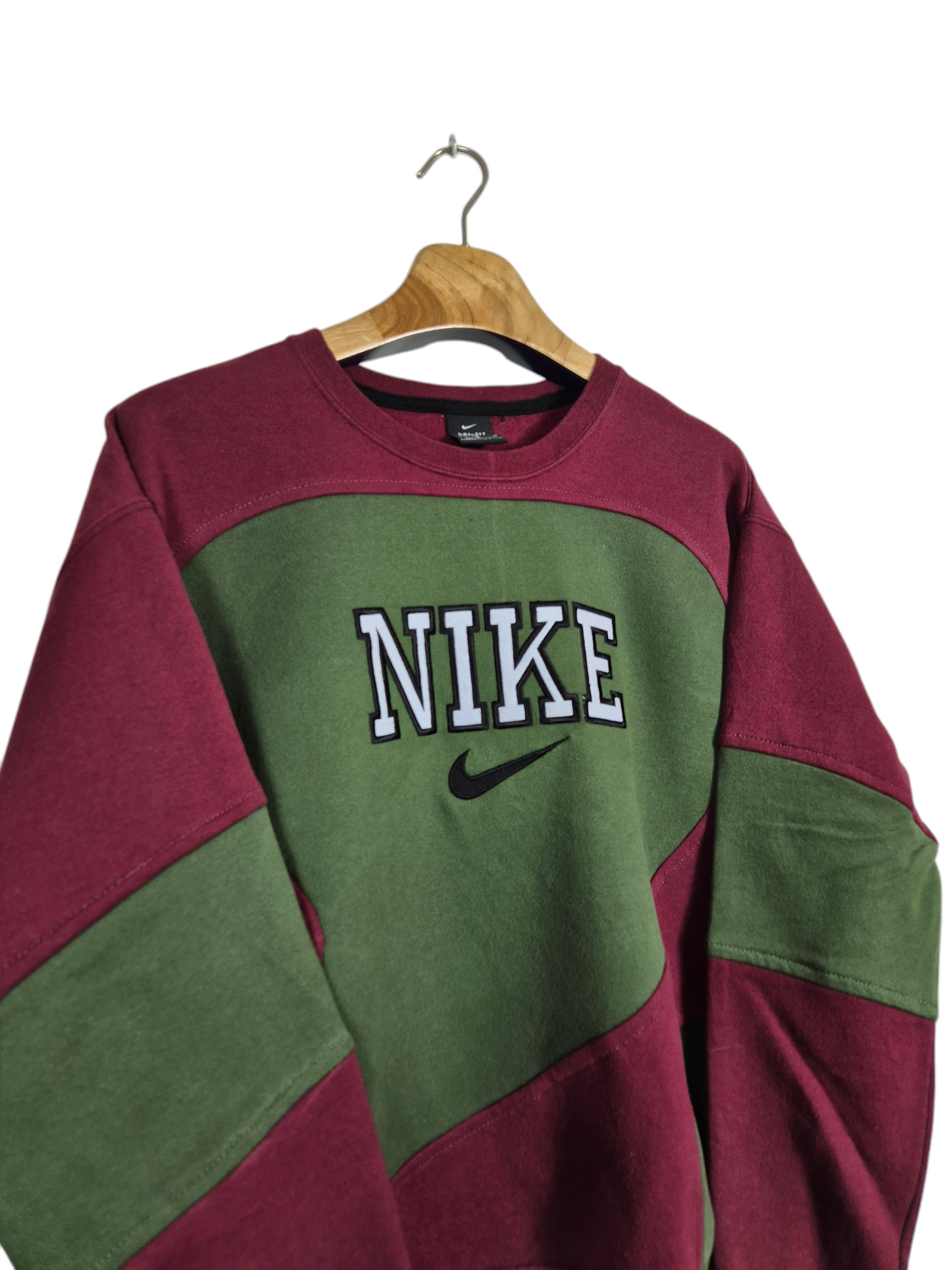 Nike spell out sweater maat M