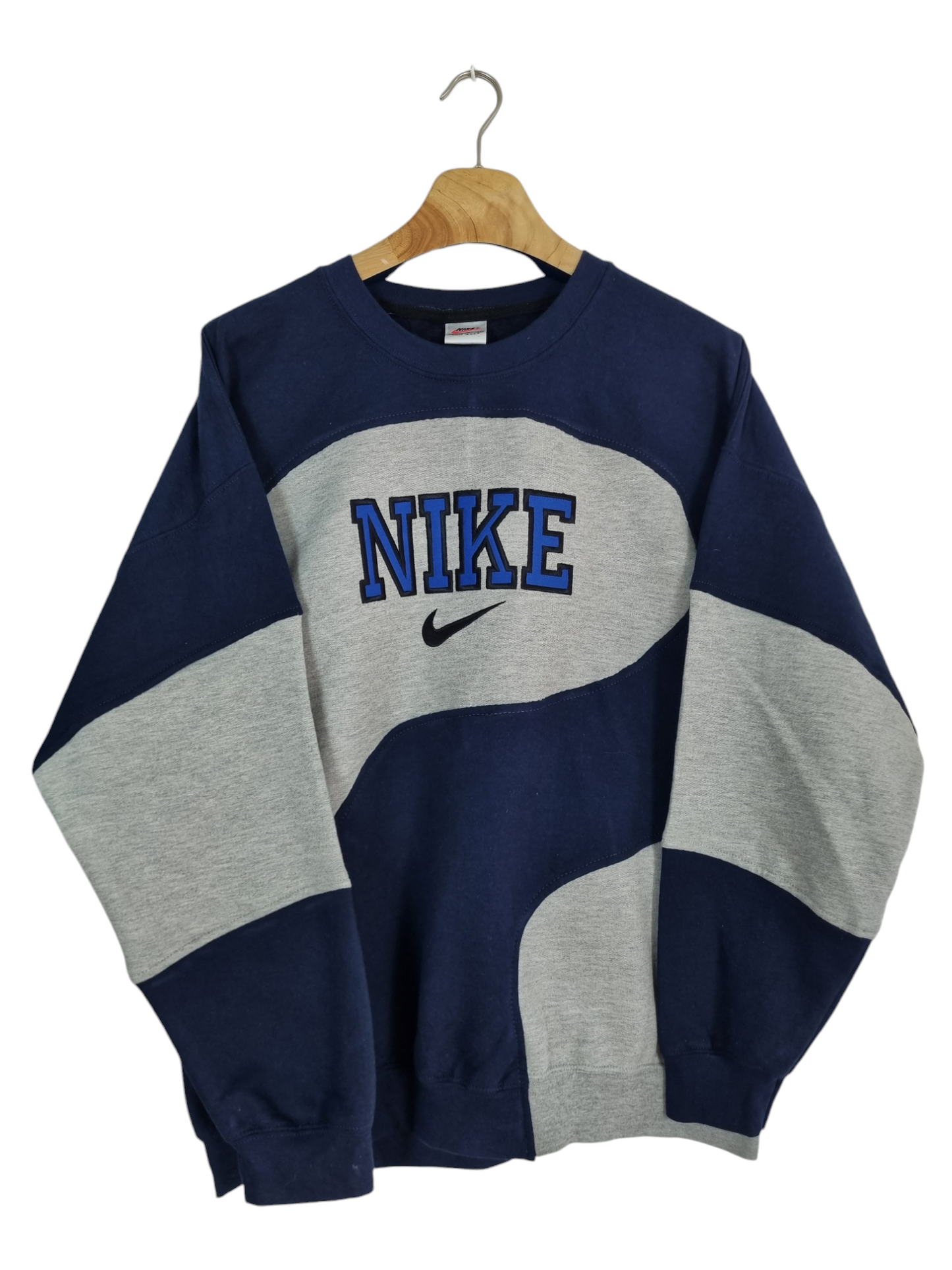 Nike 90s spell out sweater maat L