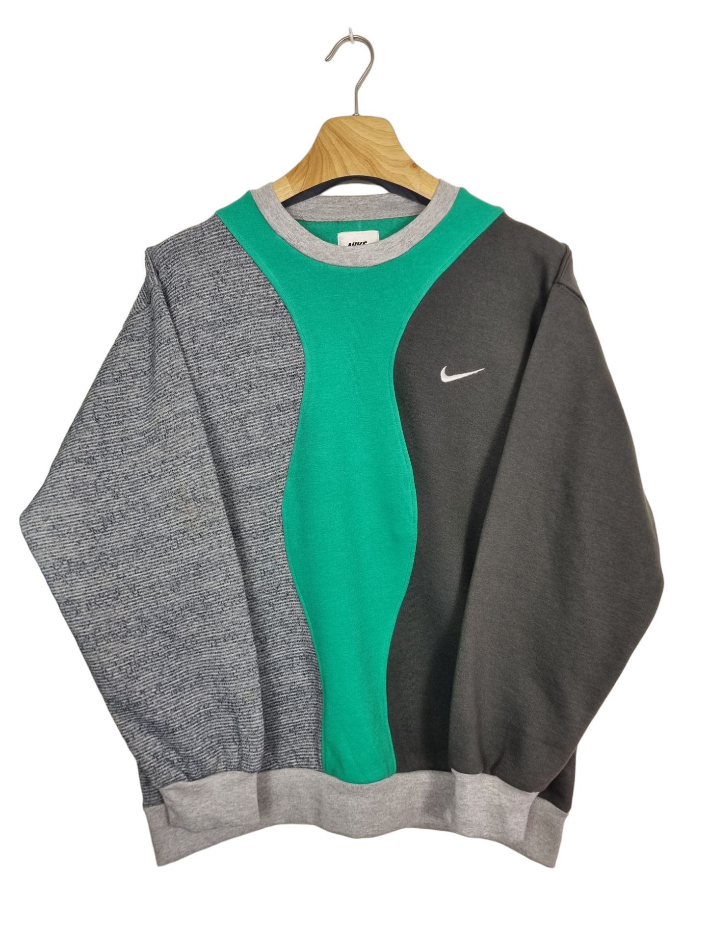 Nike chest swoosh sweater maat M