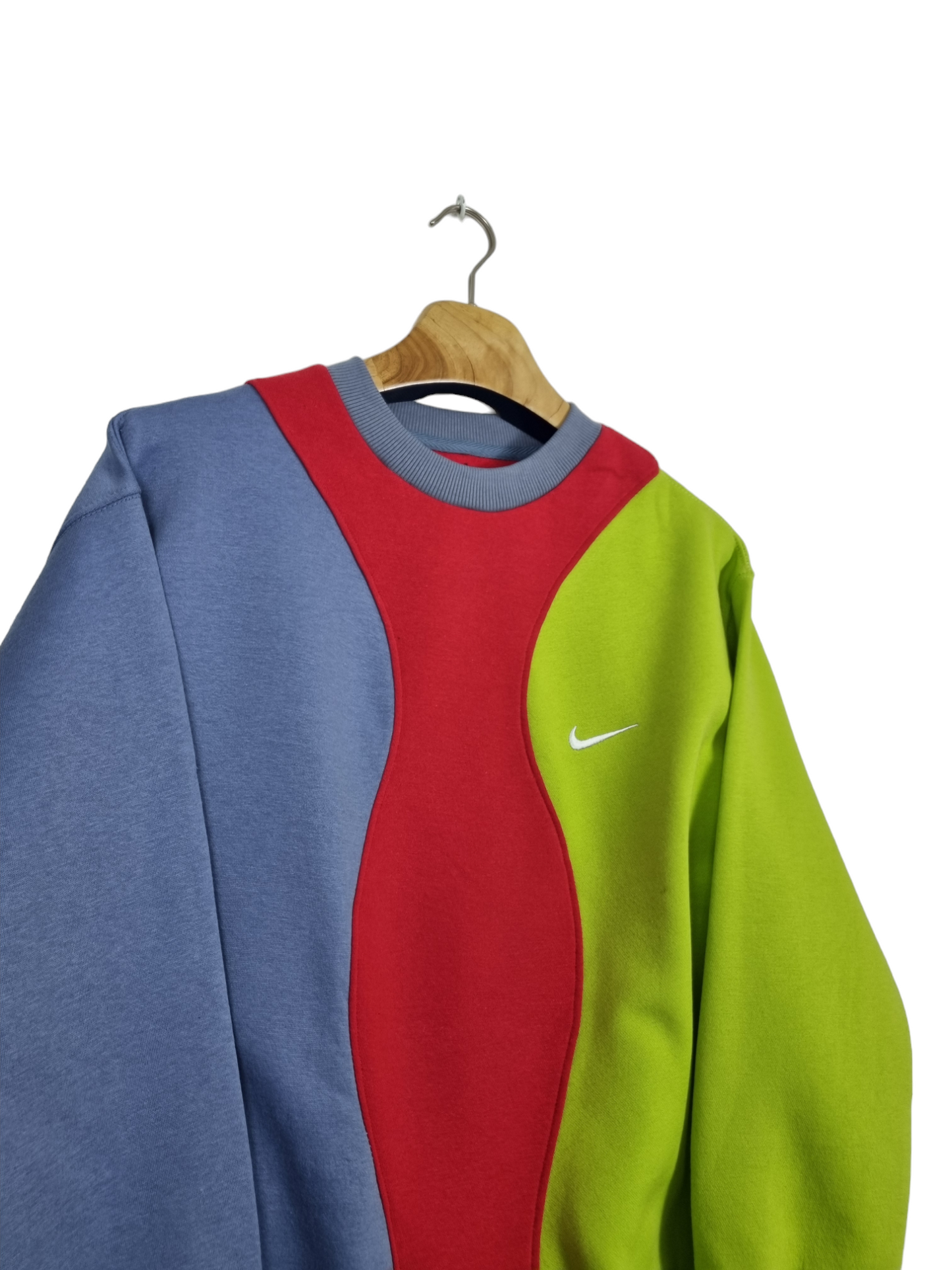 Nike chest swoosh sweater maat M