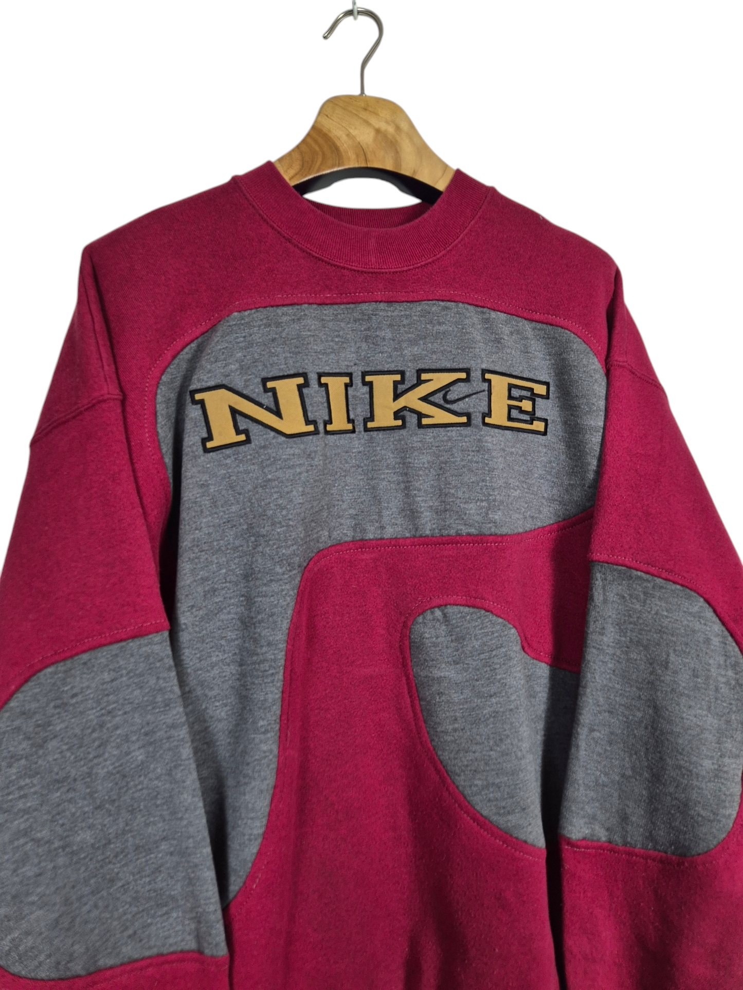 Nike spell out sweater maat L