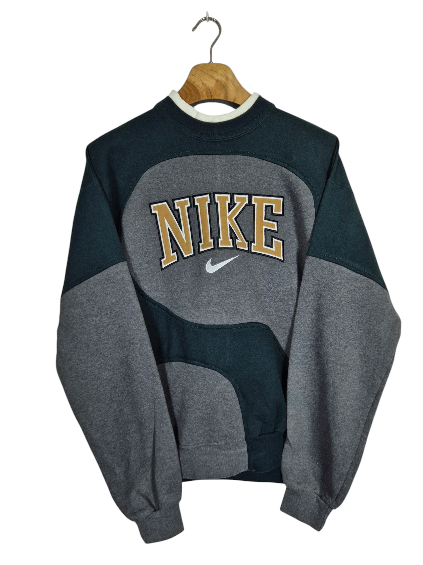 Nike spell out sweater maat M