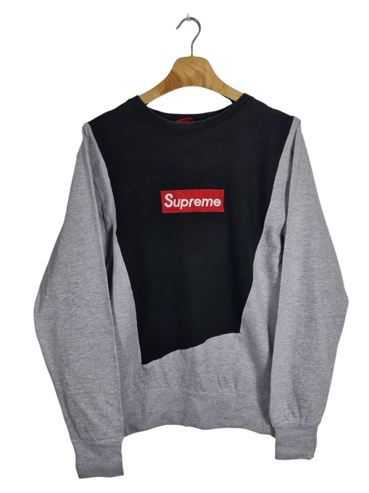 Supreme front logo sweater maat M