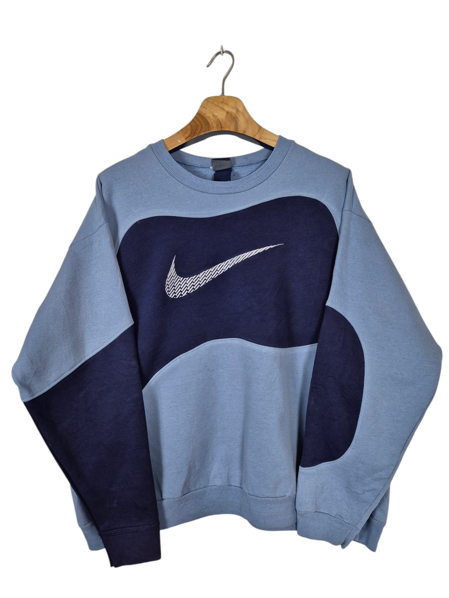 Nike swoosh sweater maat L