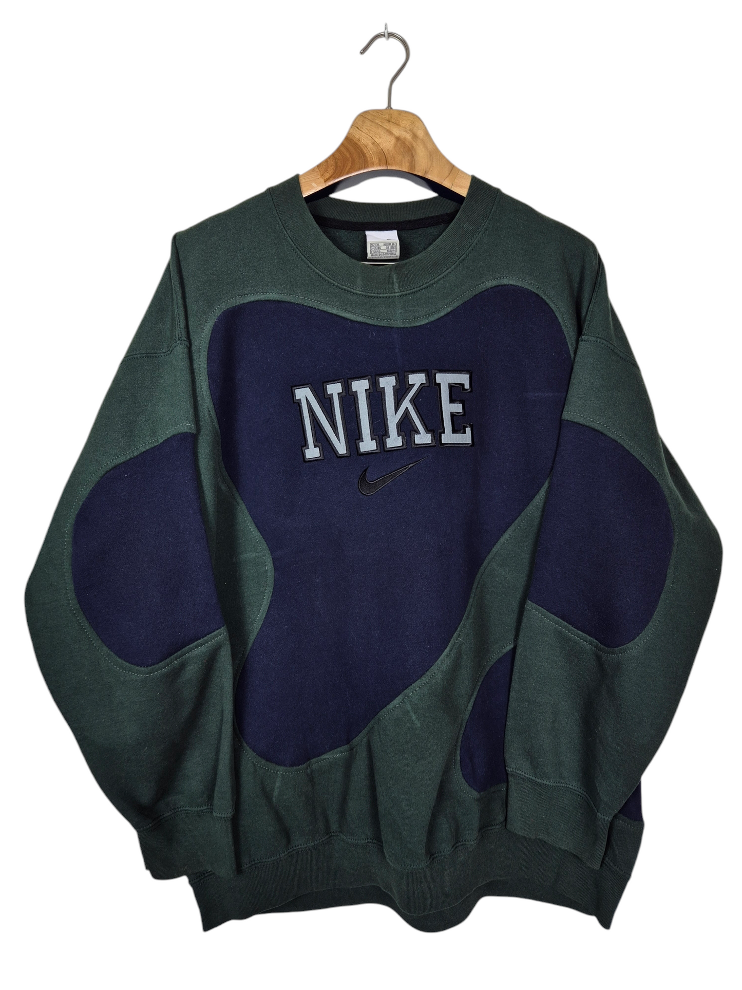 Nike spell out sweater maat L