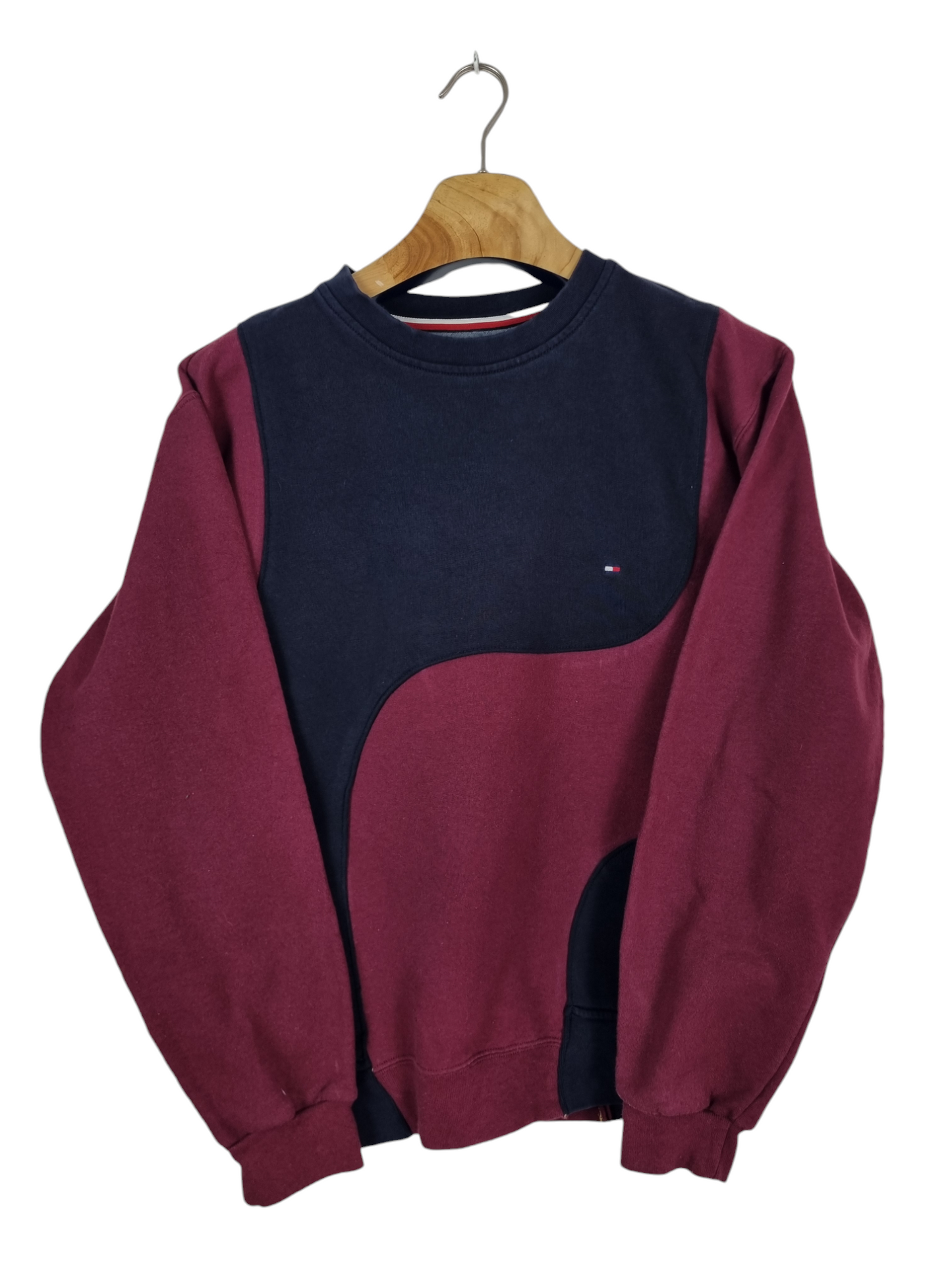 Tommy Hilfiger chest logo sweater maat S