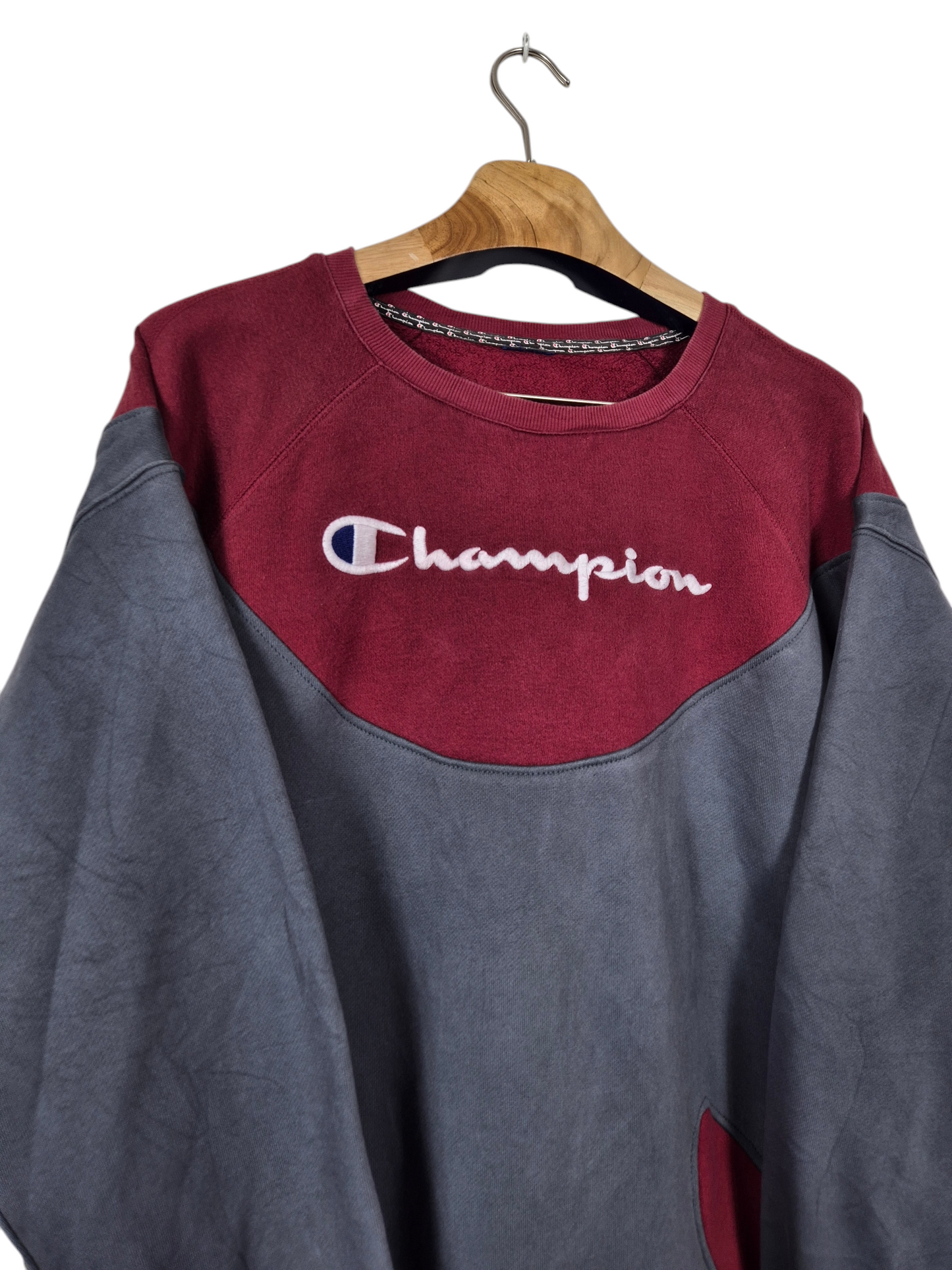 Champion embroidered text sweater maat M