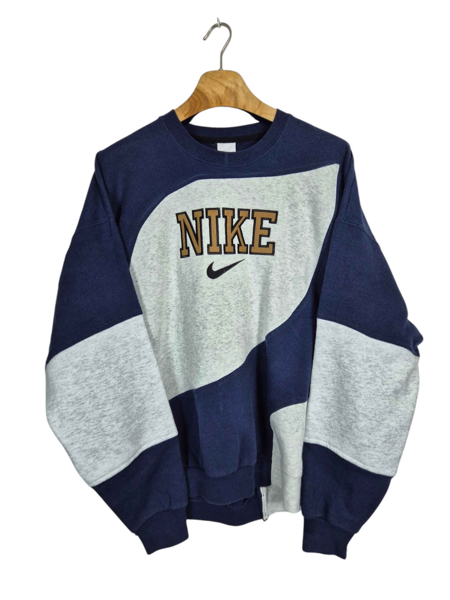 Nike 90s spell out sweater maat L