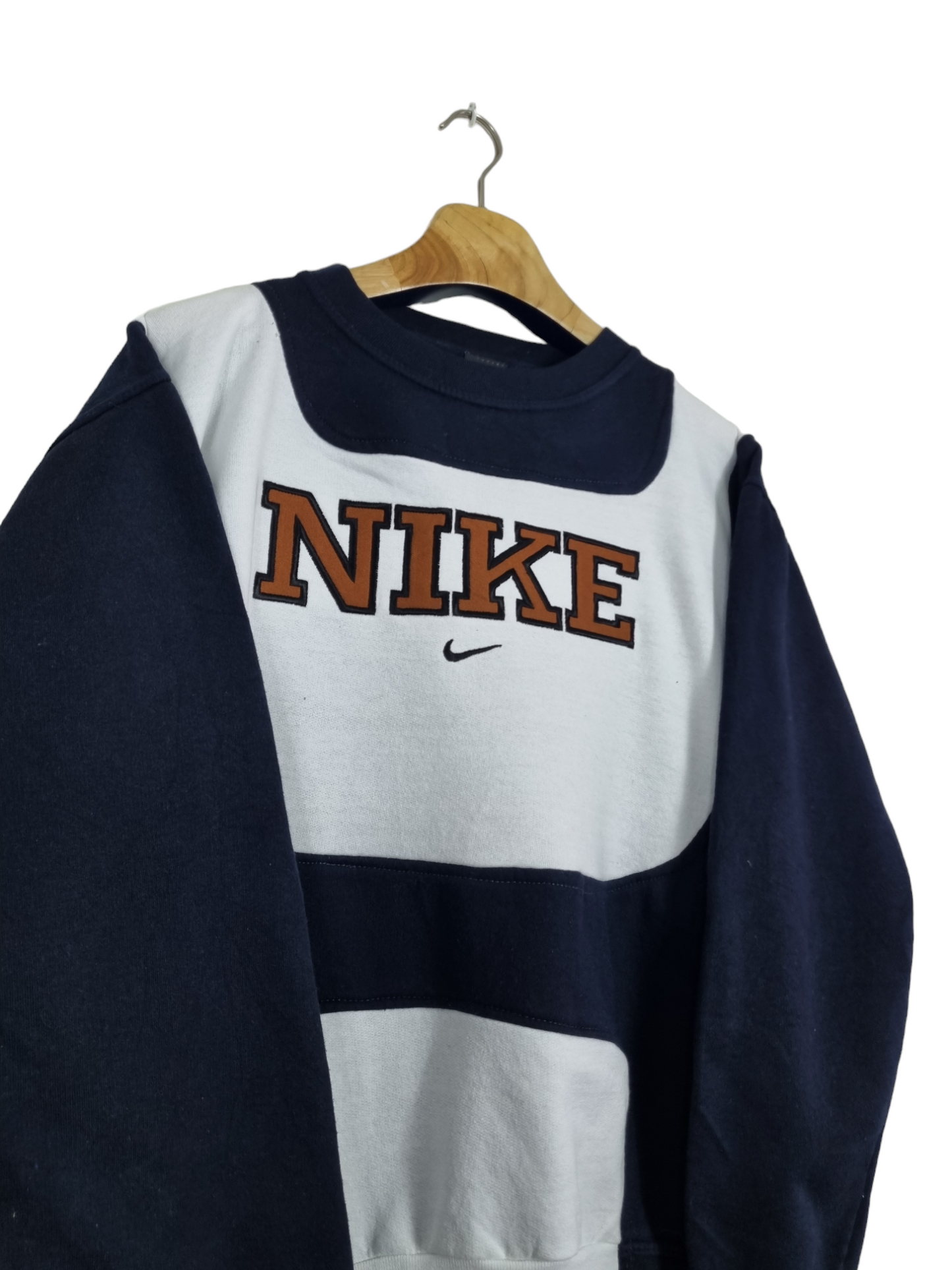 Nike spell out sweater maat M