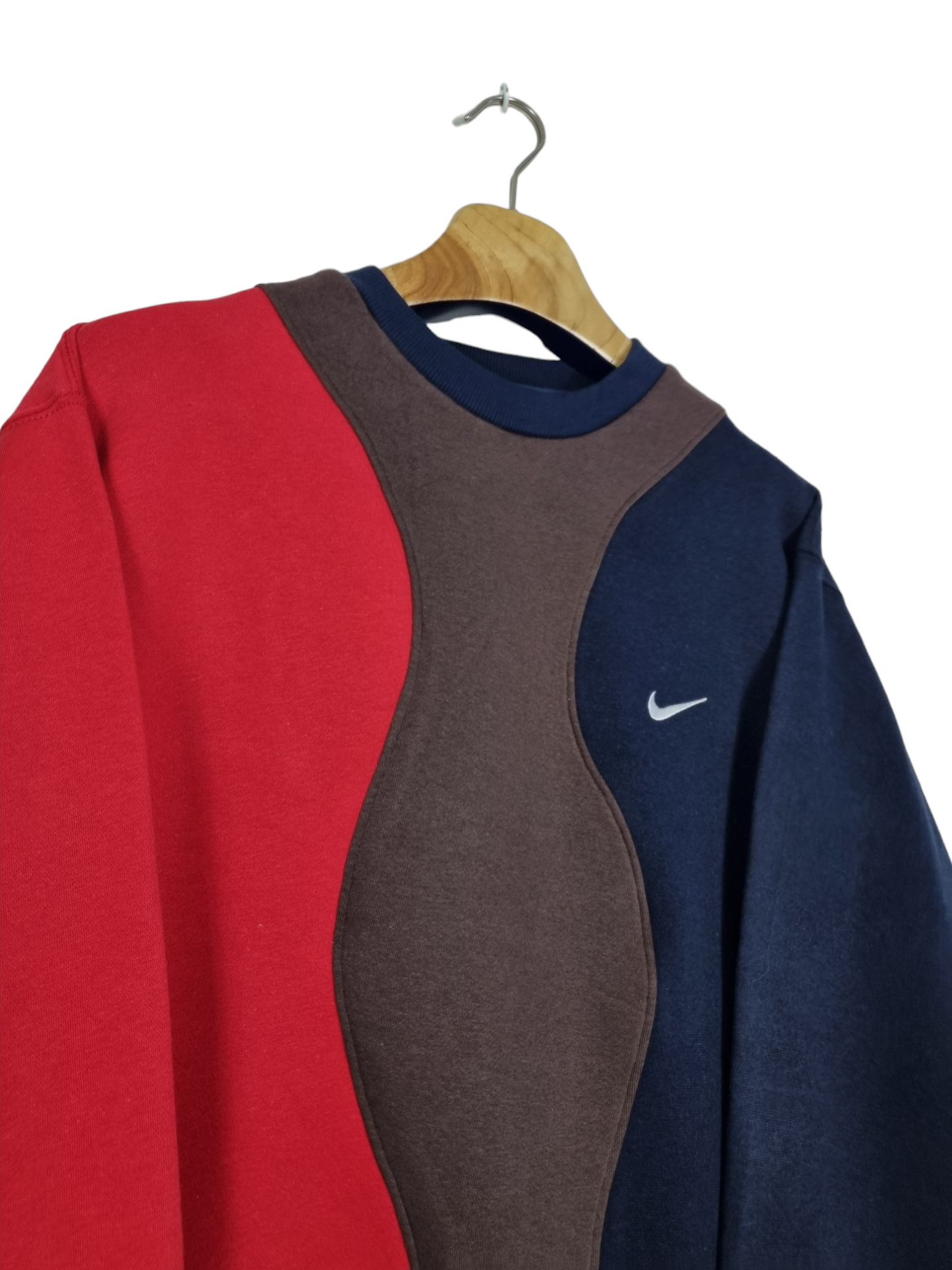 Nike chest swoosh sweater maat M