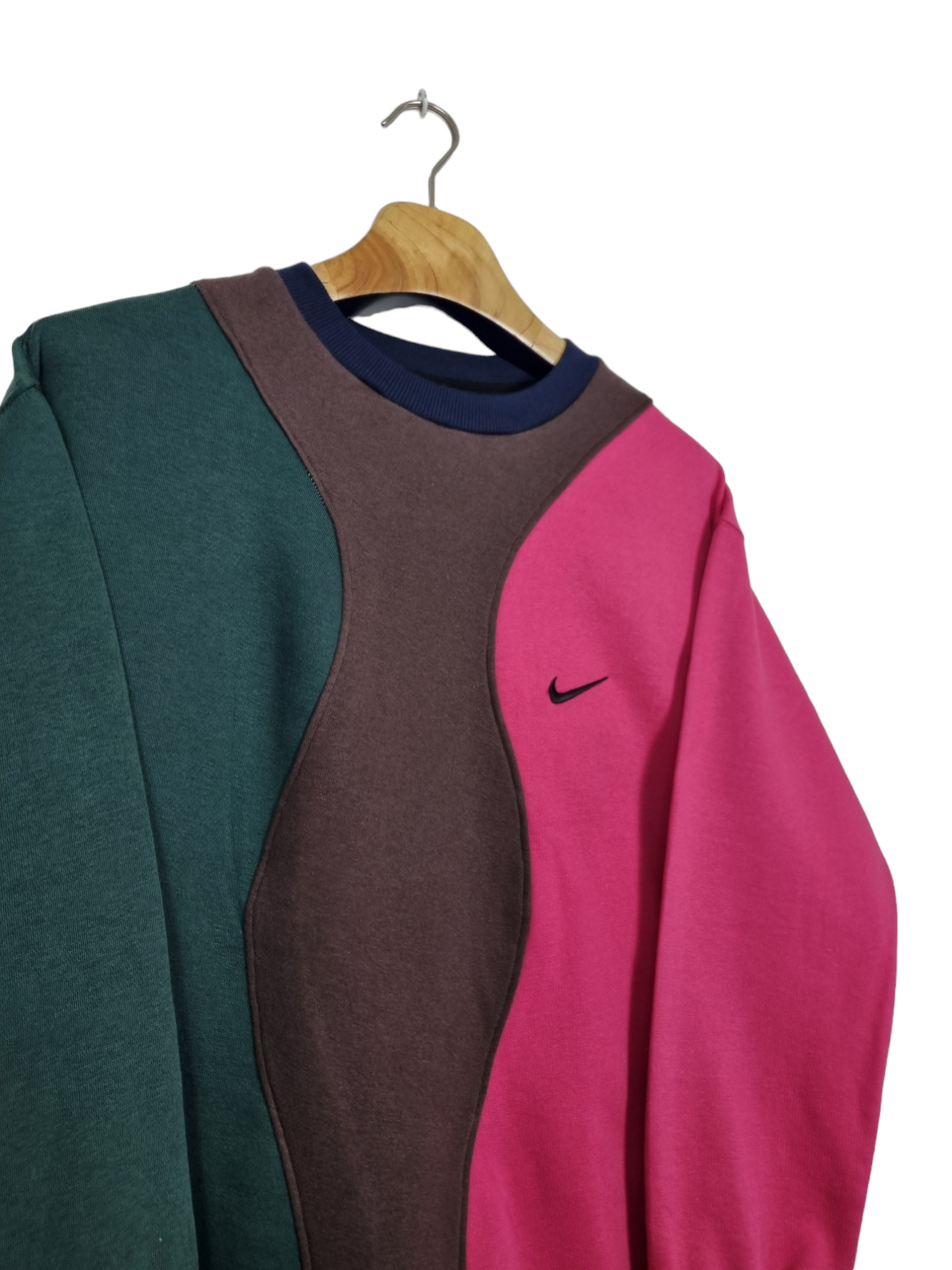 Nike chest swoosh sweater maat M