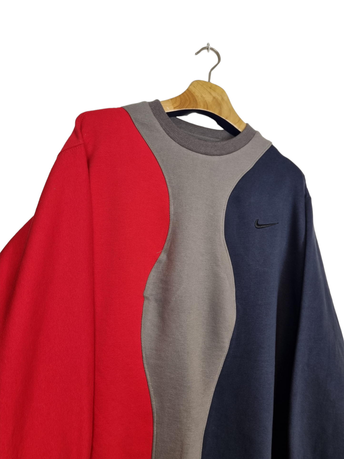 Nike chest swoosh sweater maat L